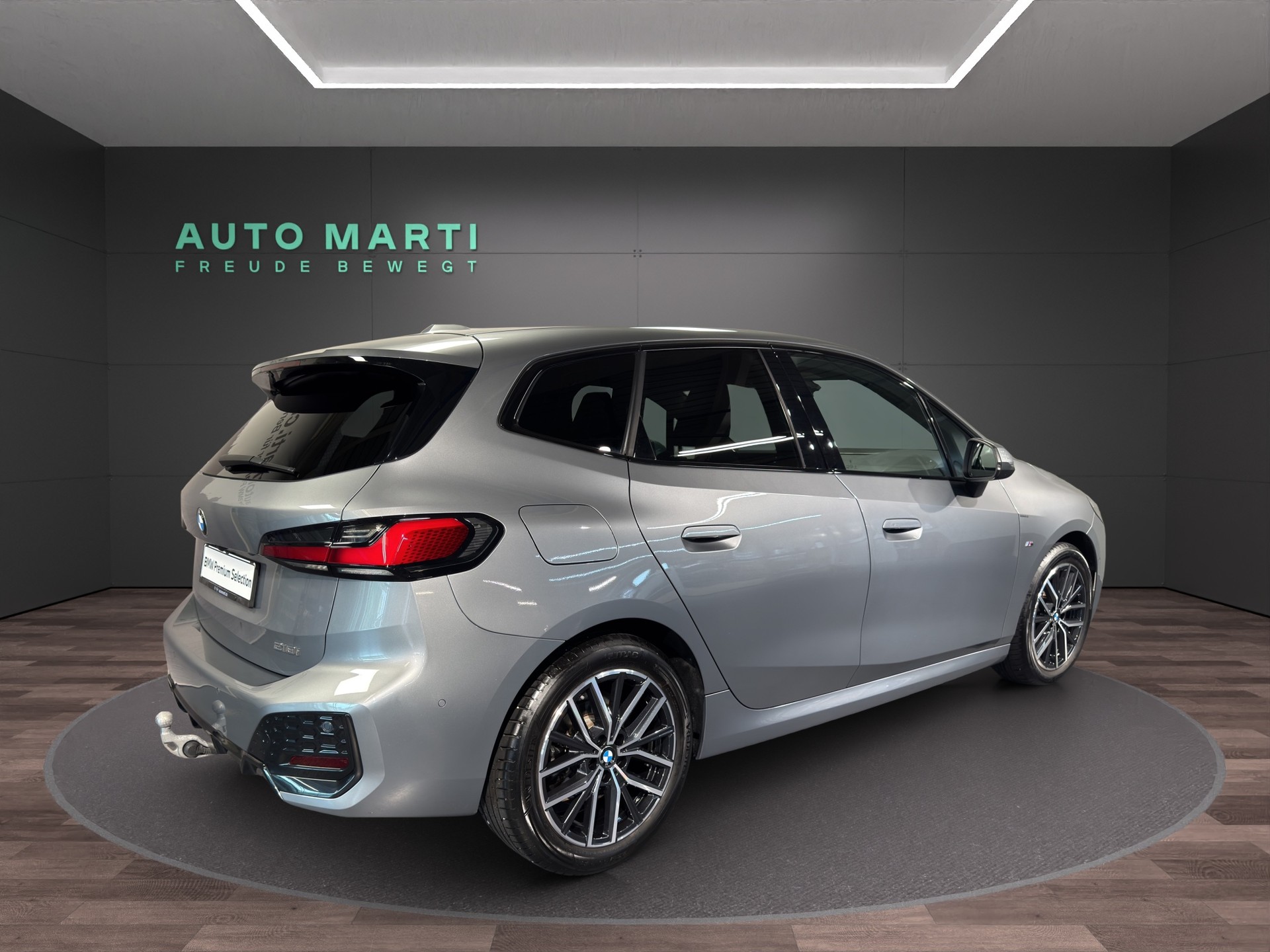 BMW 218i Active Tourer M Sport-showroom-element-2