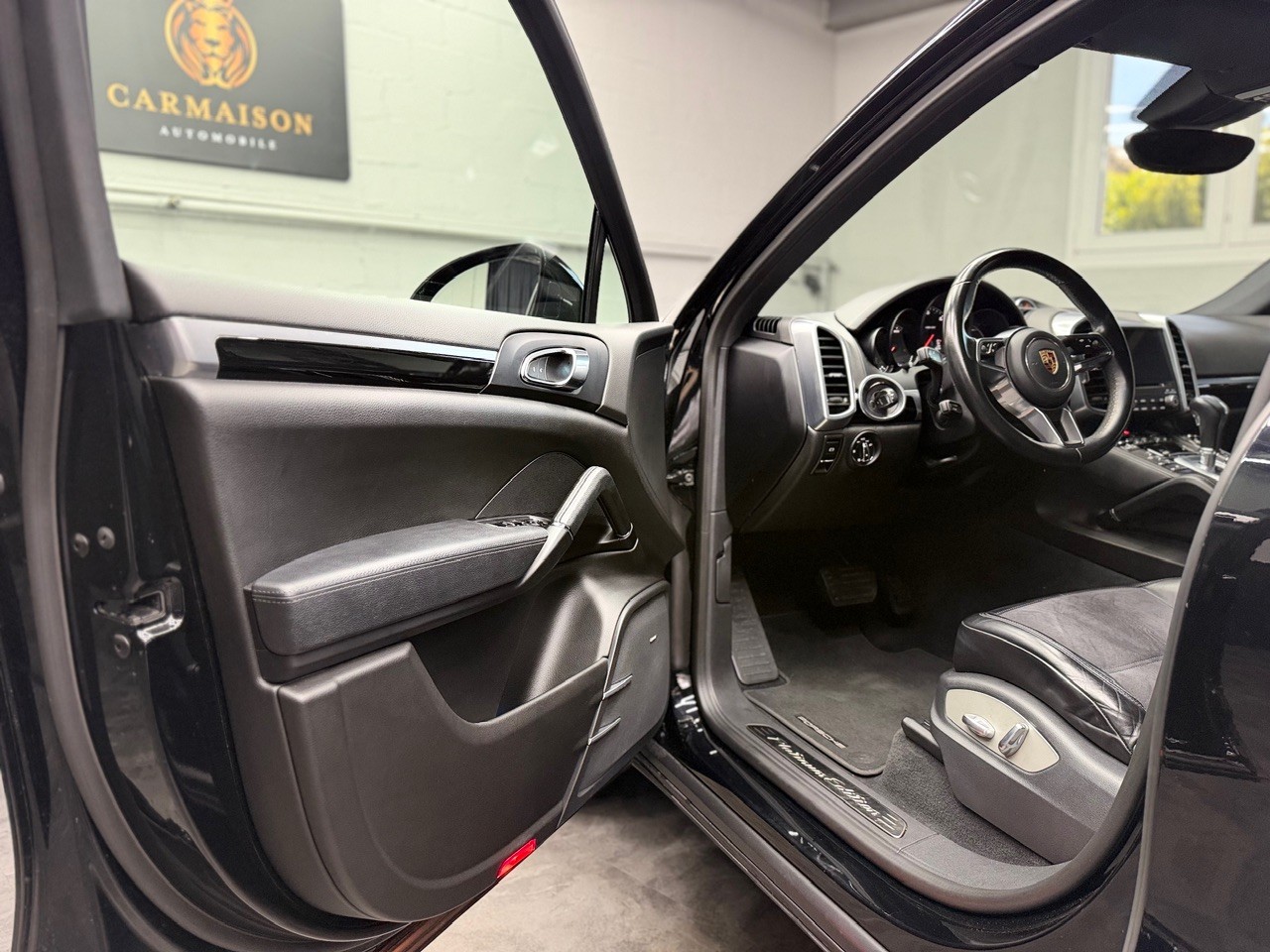 PORSCHE Cayenne Diesel Platinum Edition | CH-Auto | 360° Kamera | Bose-image-11