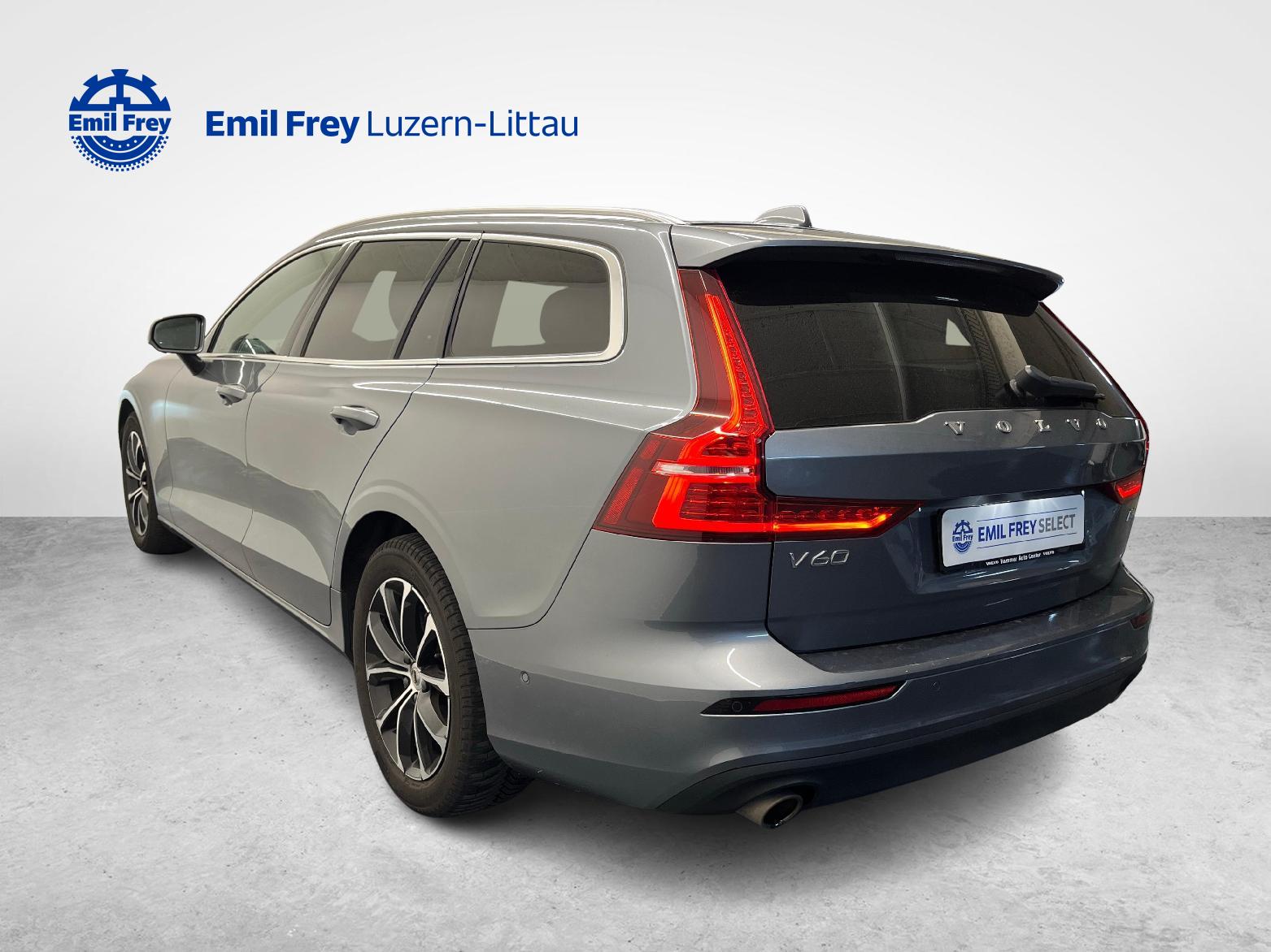 VOLVO V60 2.0 B4 Momentum-showroom-element-2