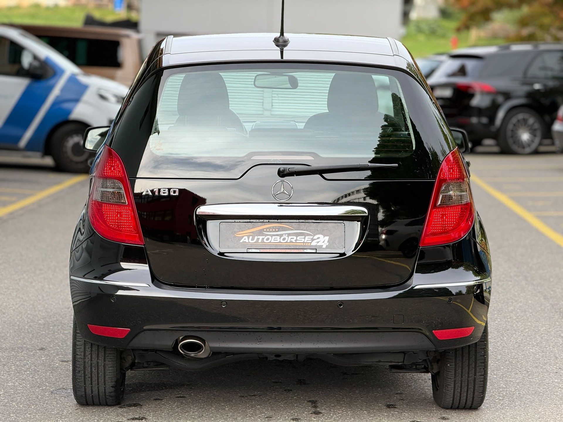 MERCEDES-BENZ A 180 Avantgarde-image-5