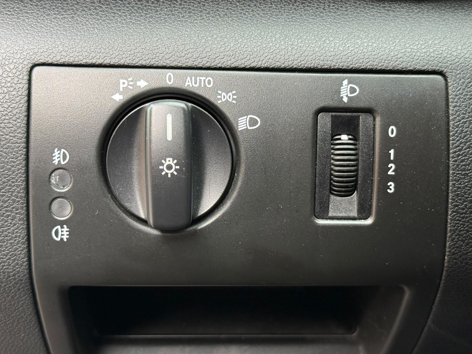 MERCEDES-BENZ A 180 Avantgarde-image-15