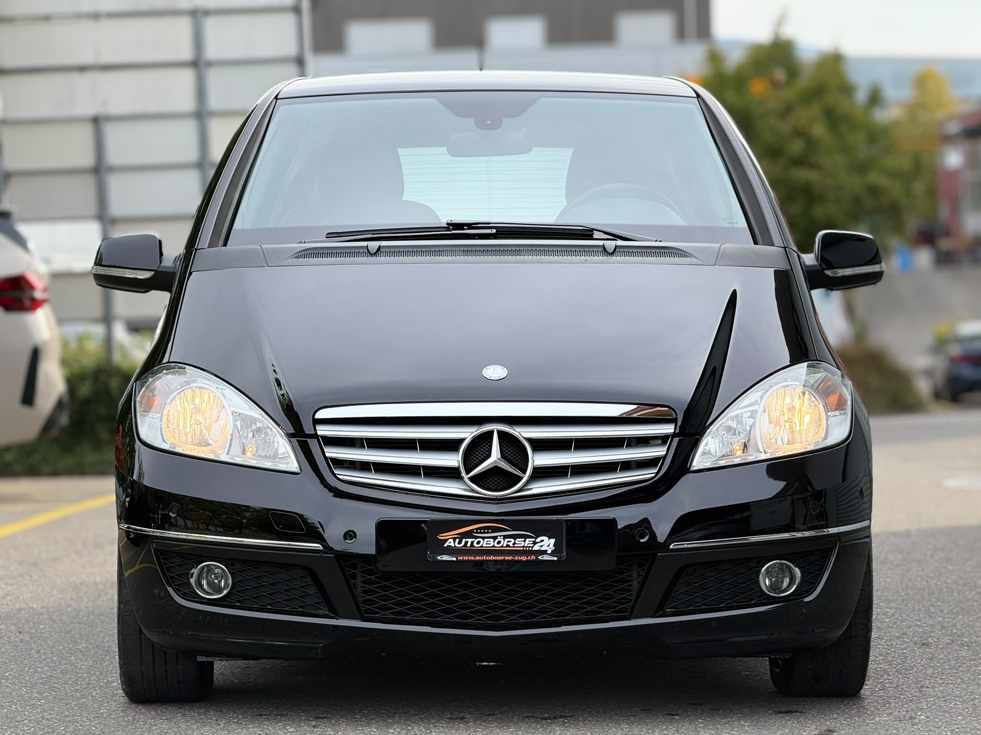 MERCEDES-BENZ A 180 Avantgarde-showroom-element-2
