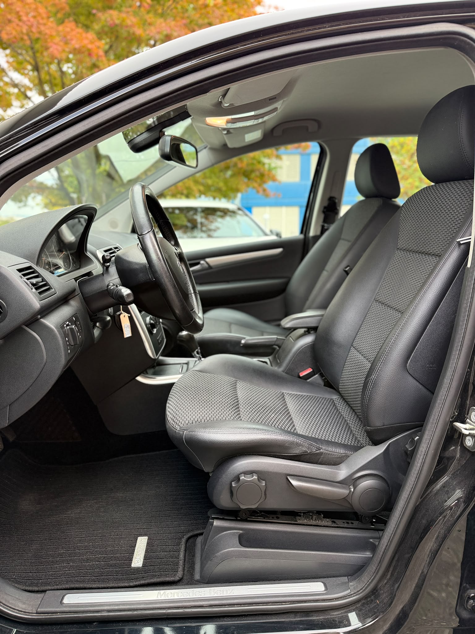 MERCEDES-BENZ A 180 Avantgarde-image-9