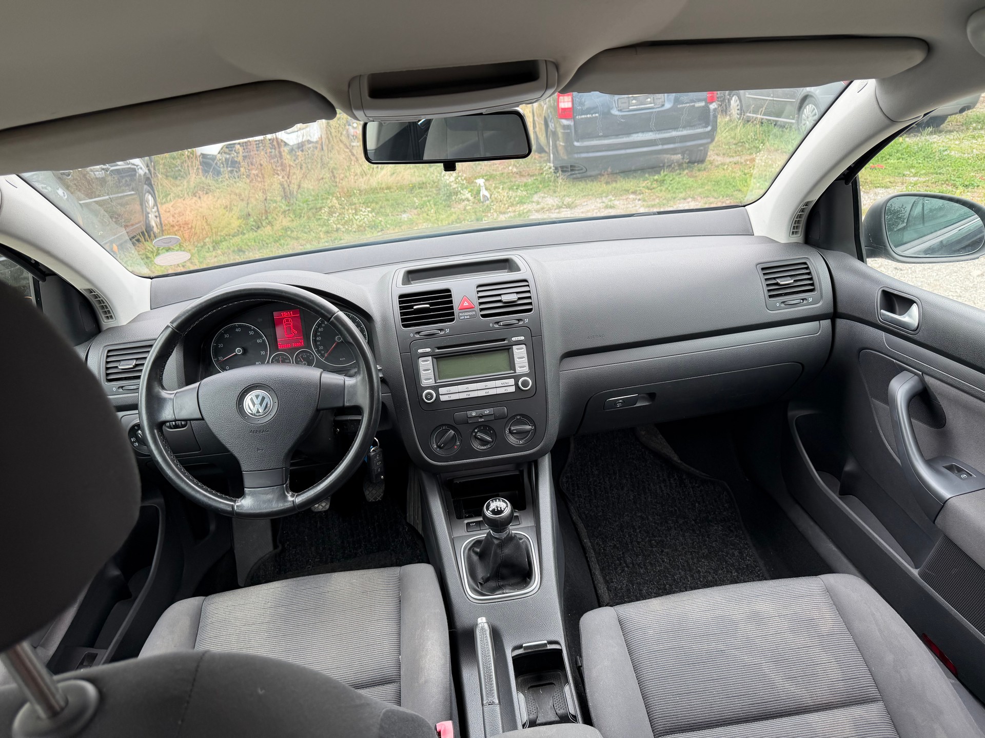 VW Golf 1.6 FSI Trendline-image-5