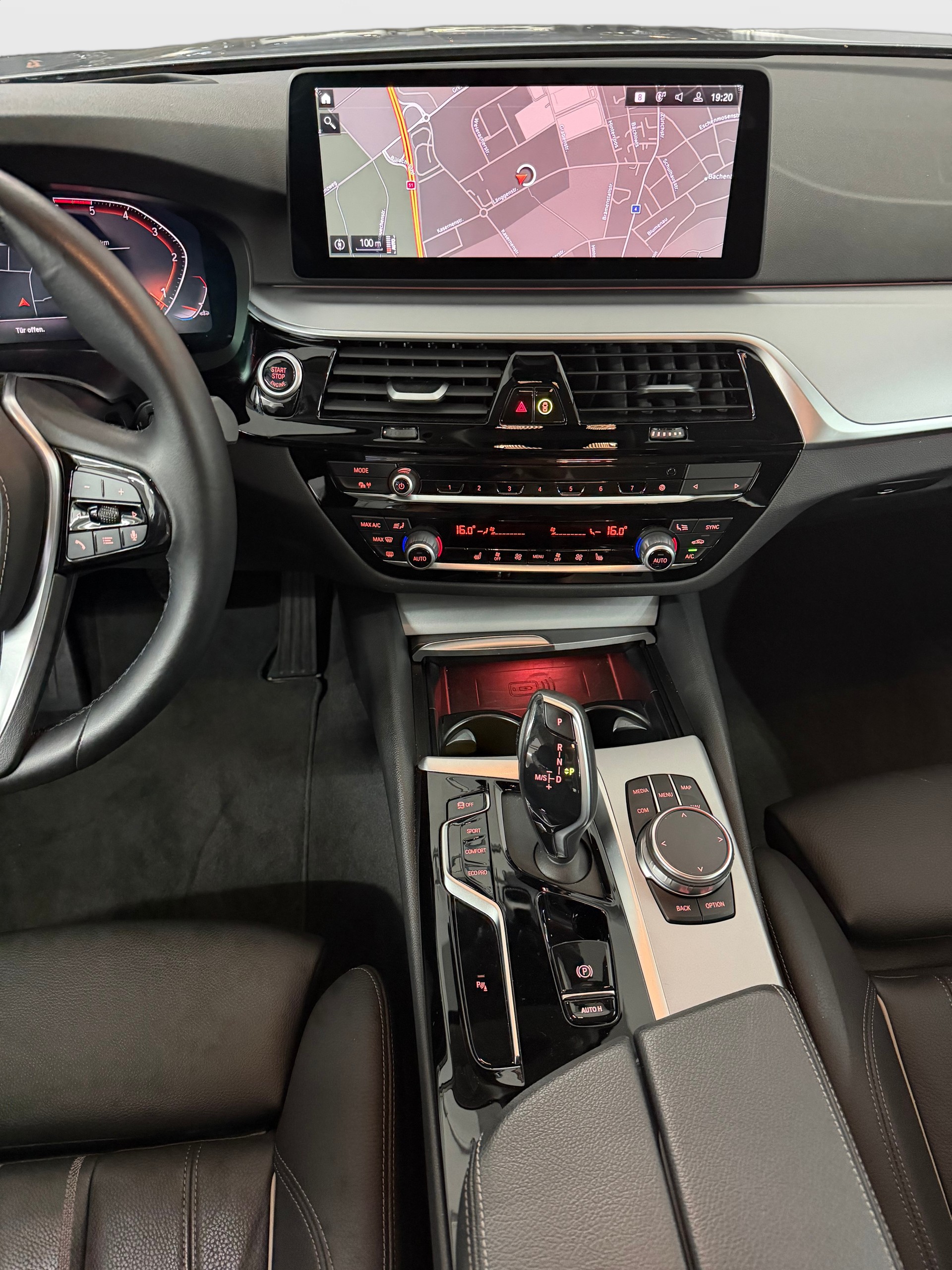 BMW 520d xDrive 48V Touring Steptronic-image-8