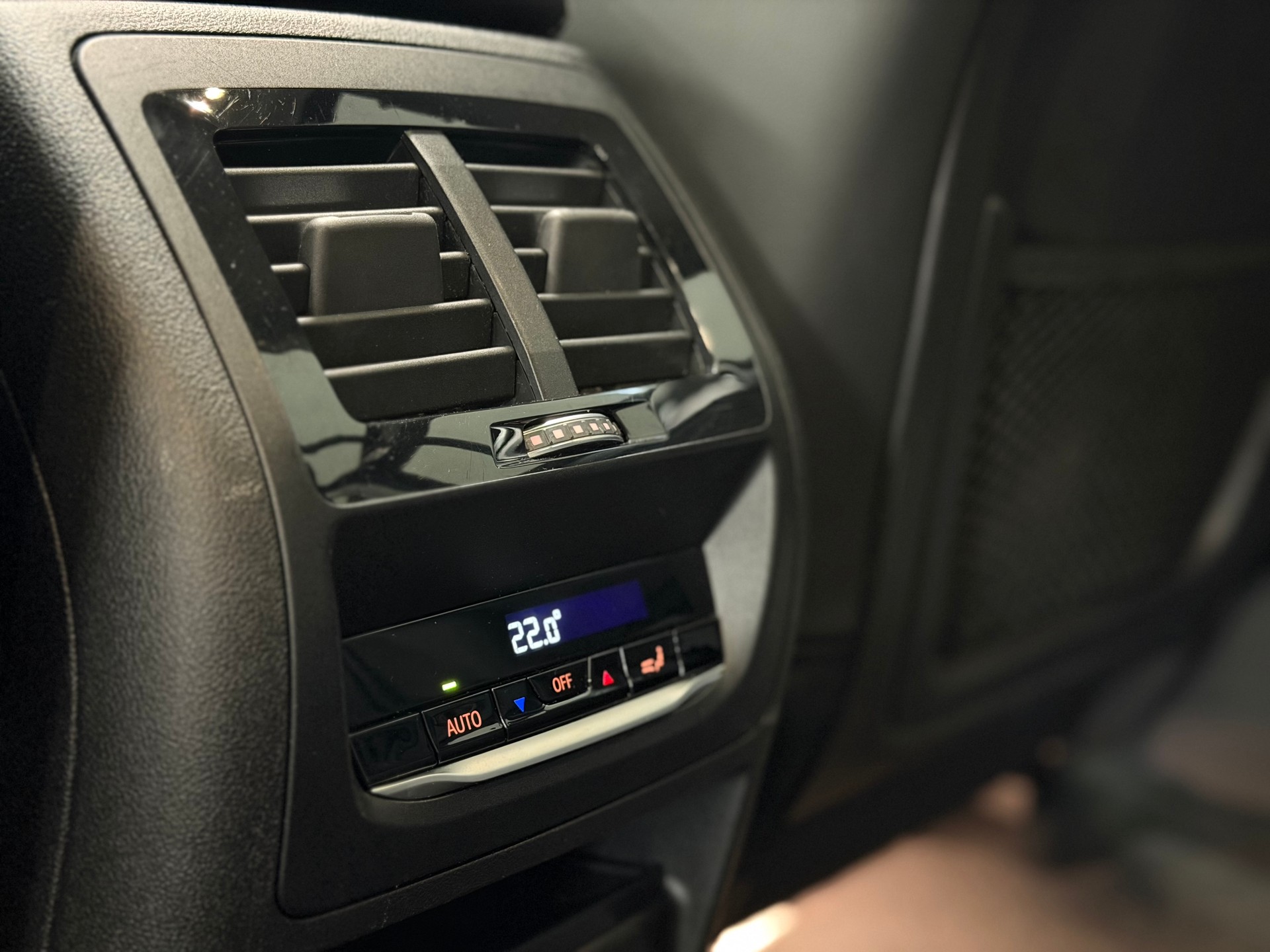 BMW X4 xDrive 20d xLine Steptronic-image-19
