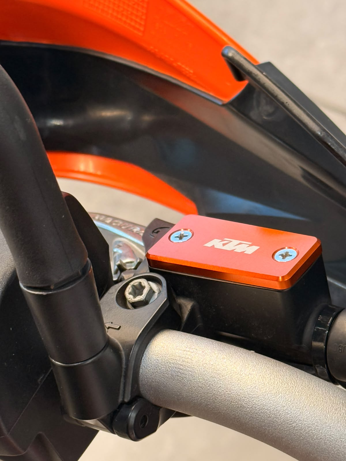 KTM 690 Duke-image-4