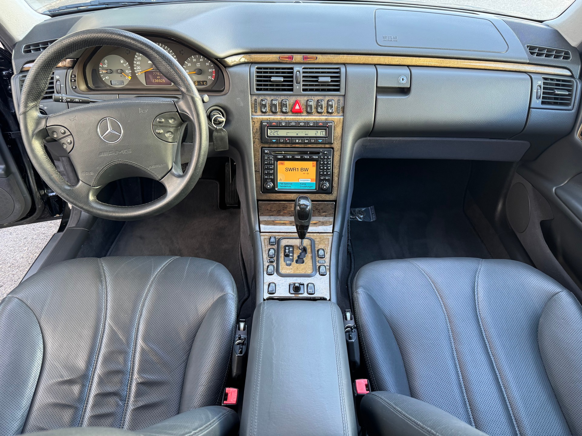 MERCEDES-BENZ E 55 AMG Avantgarde Automatic-image-9