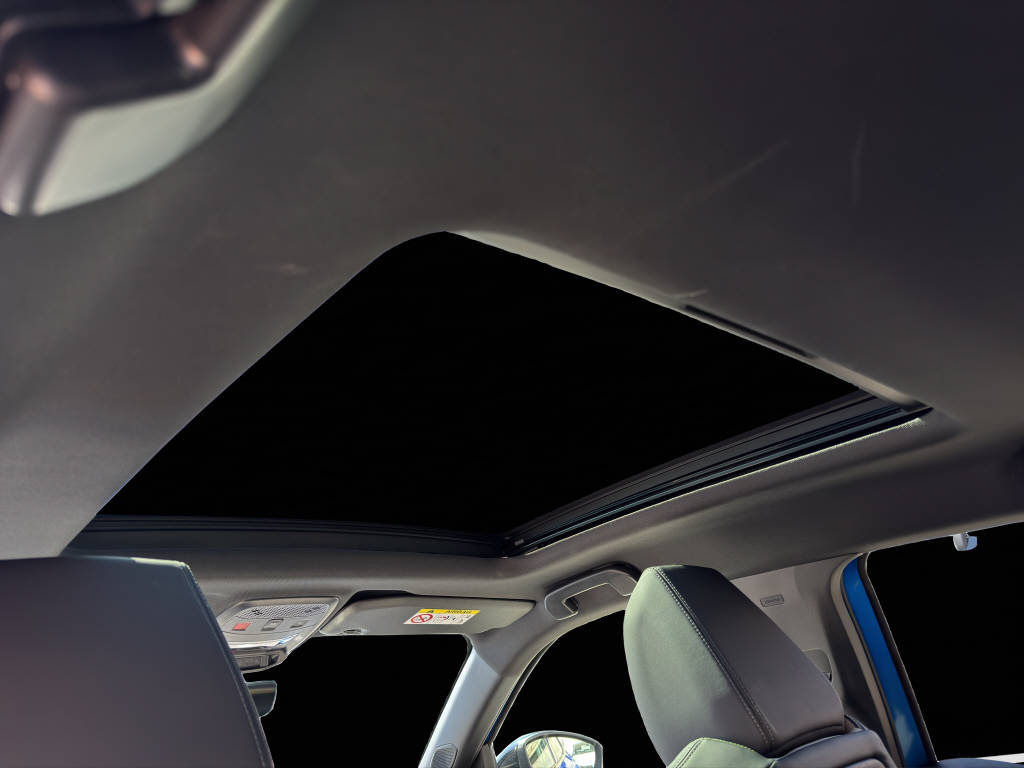 PEUGEOT 2008 e-GT-image-12