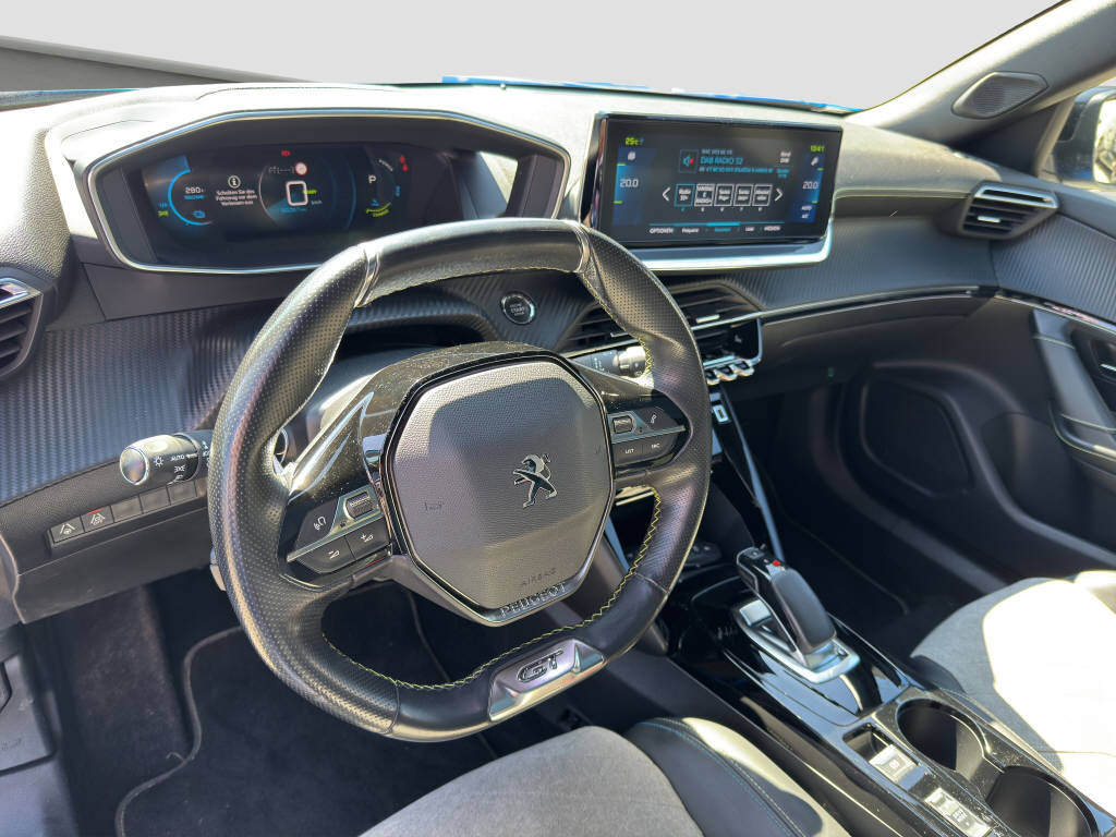 PEUGEOT 2008 e-GT-image-10