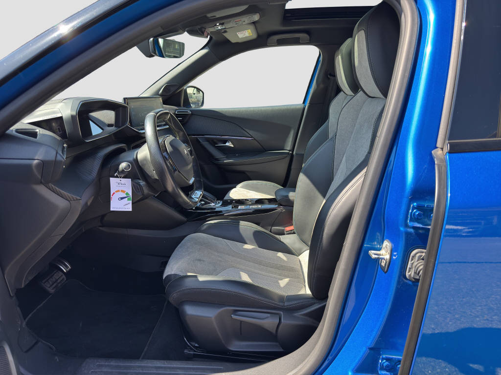 PEUGEOT 2008 e-GT-image-9