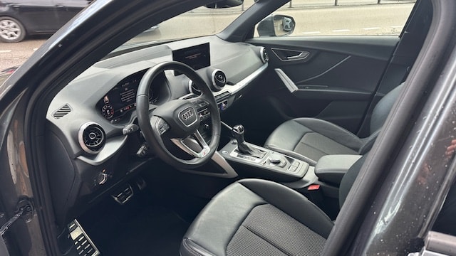 AUDI Q2 35 TFSI S line S-tronic-image-14