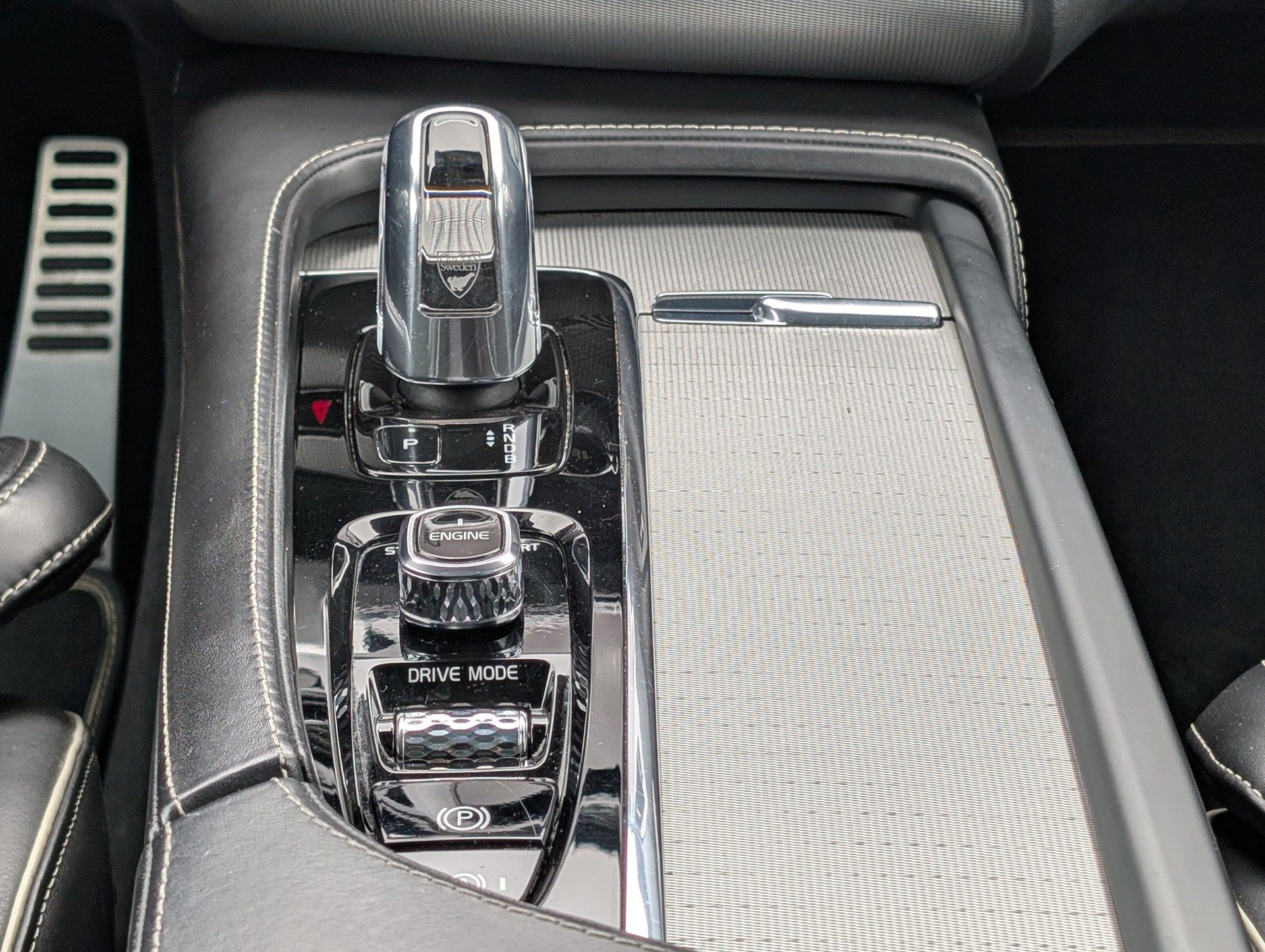 VOLVO XC90 T8 AWD R-Design Geartronic-image-13