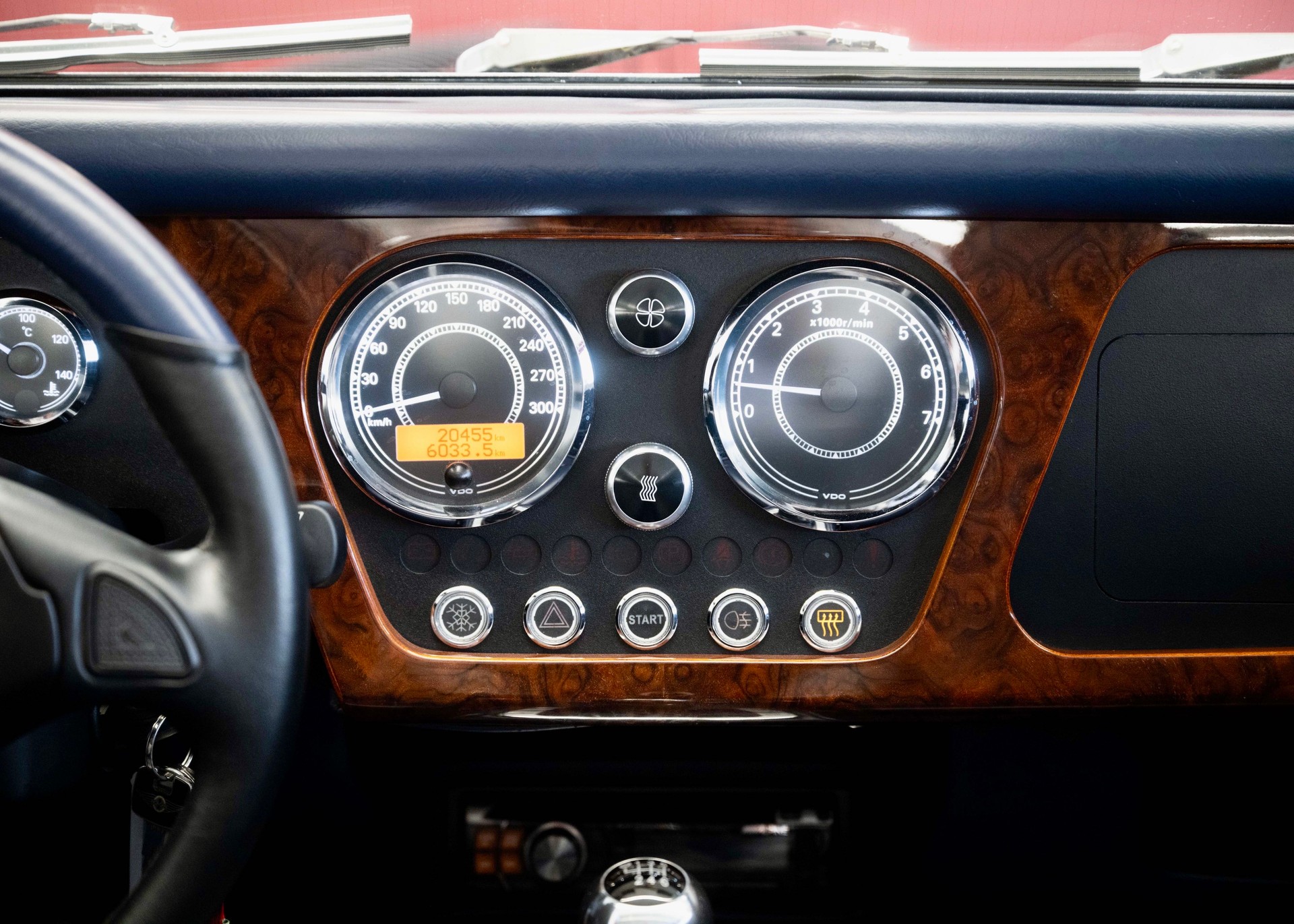 MORGAN Plus 8 4.8 V8 Manual transmission (1 of 70)-image-30