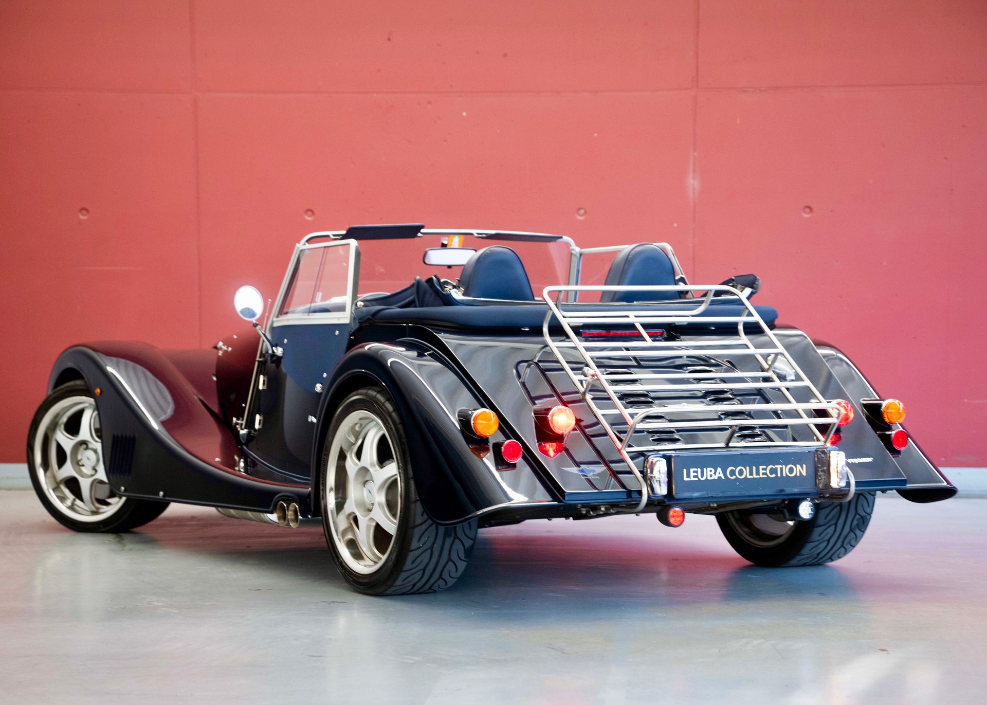 MORGAN Plus 8 4.8 V8 Manual transmission (1 of 70)-showroom-element-1