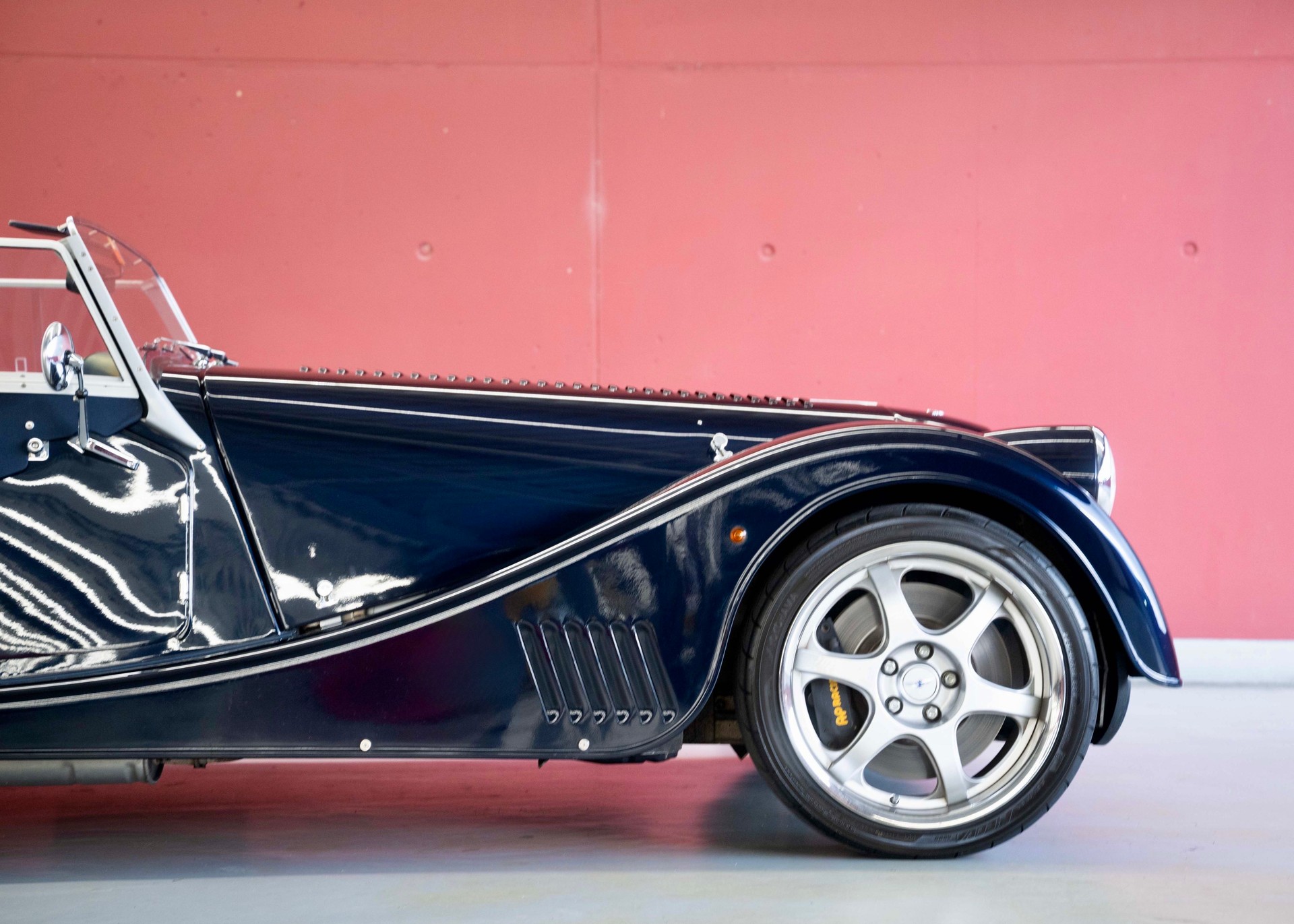 MORGAN Plus 8 4.8 V8 Manual transmission (1 of 70)-image-9