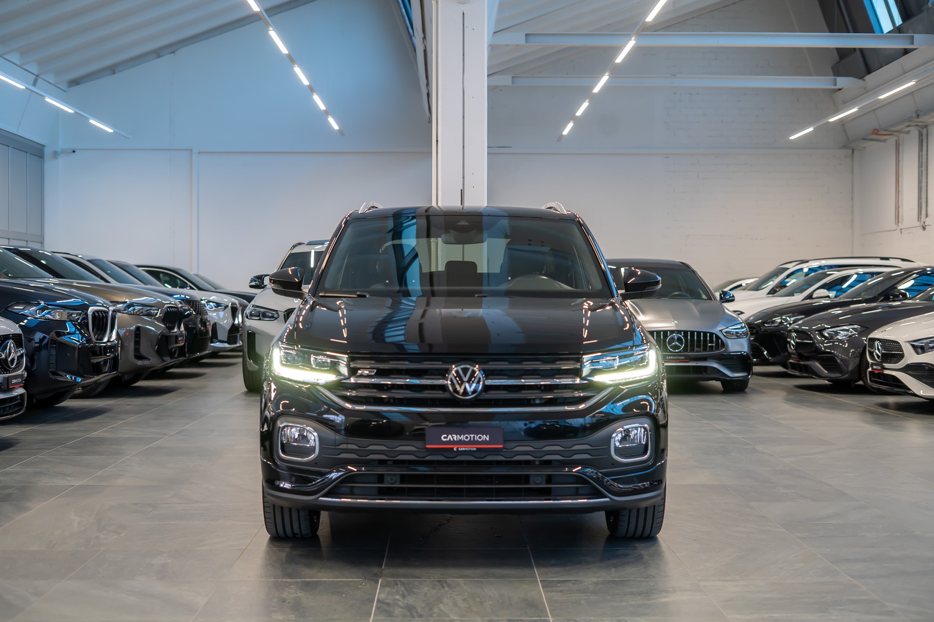 VW T-Cross 1.0 TSI 115 R-Line DSG/ Tempomat / Sitzheizung / Parkhilfe-showroom-element-1
