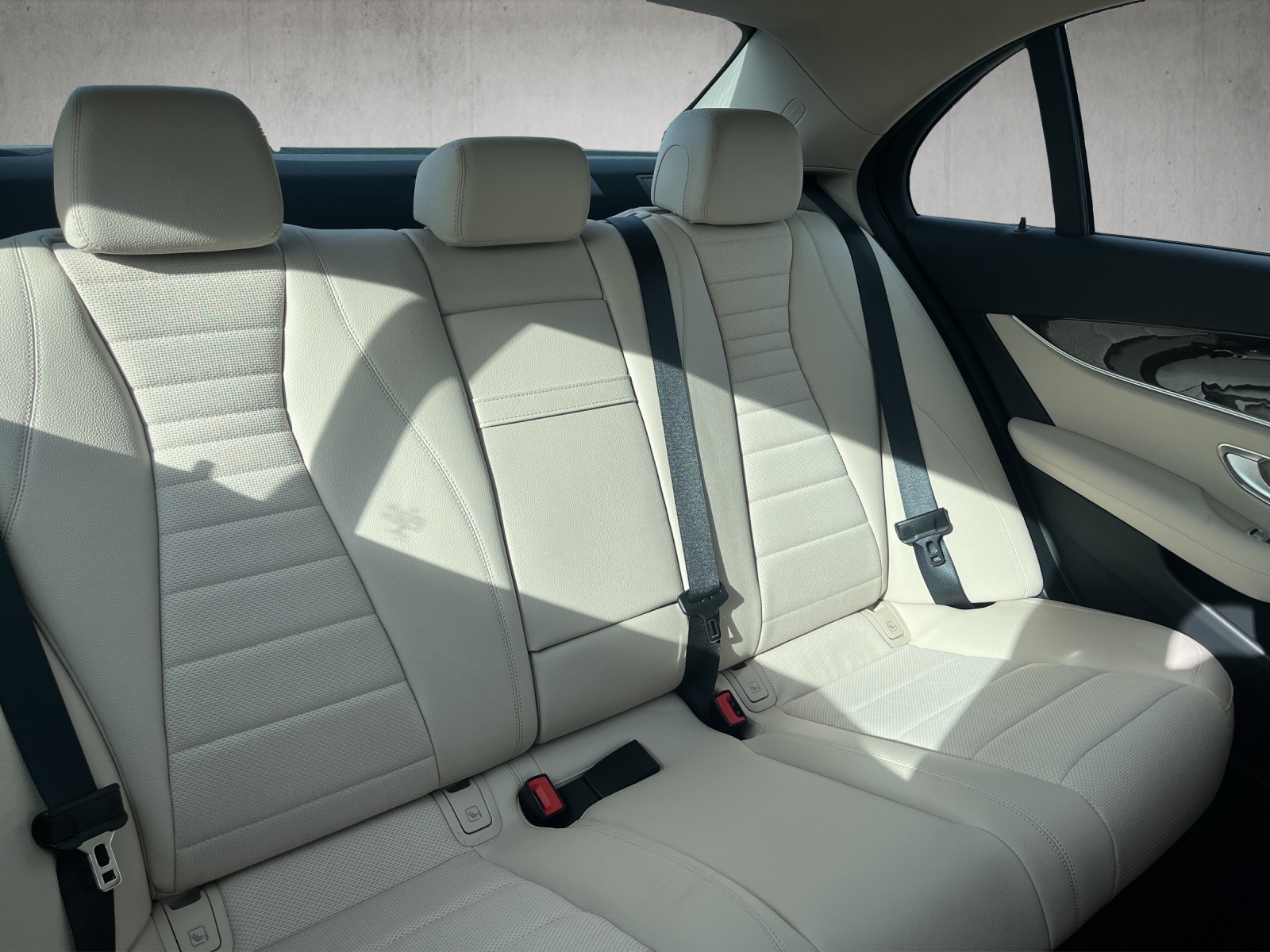 MERCEDES-BENZ E 400 Avantgarde 4matic-image-13