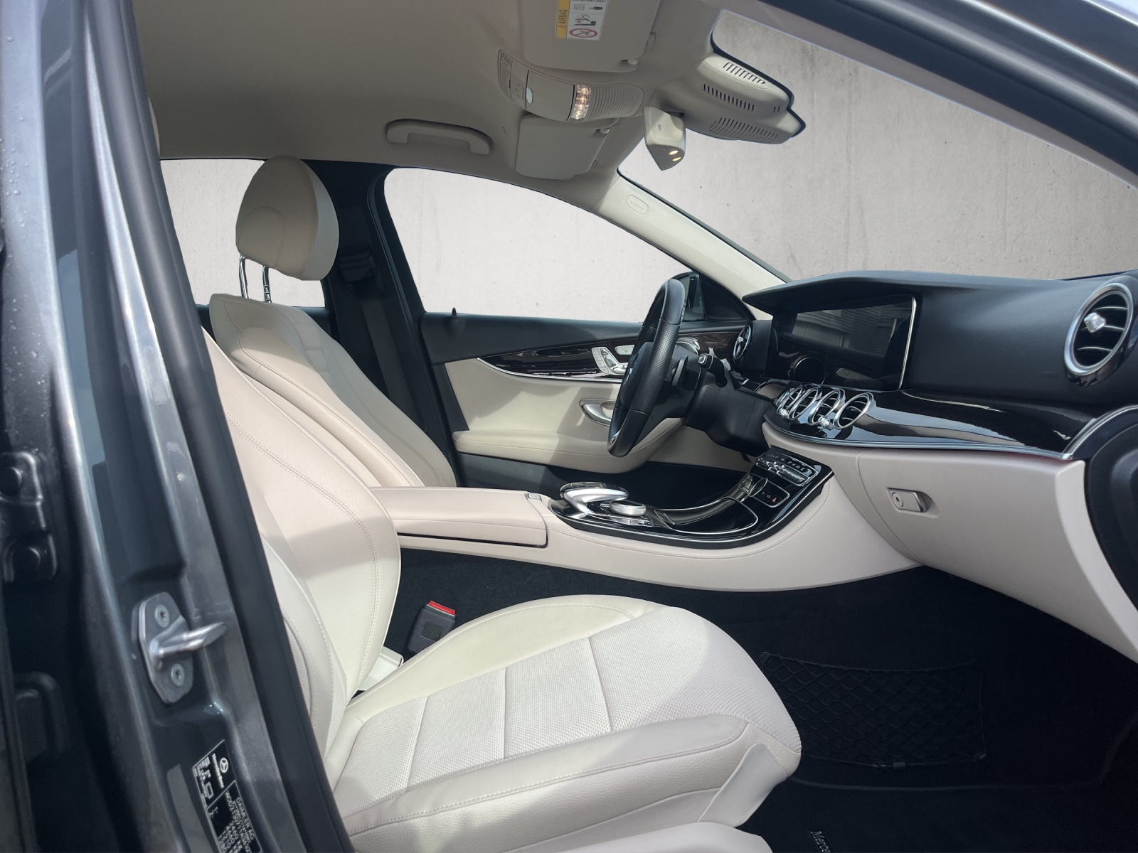 MERCEDES-BENZ E 400 Avantgarde 4matic-image-12
