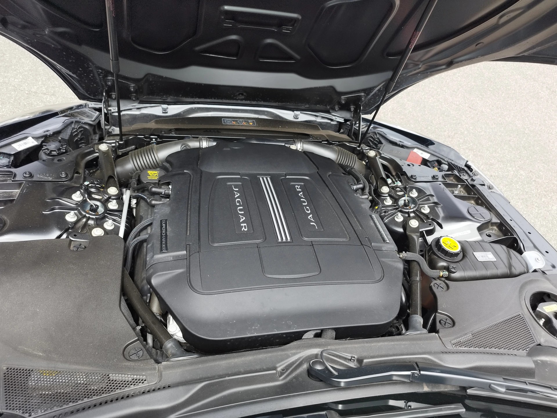 JAGUAR F-Type Coupé R 5.0 V8 S/C-image-28
