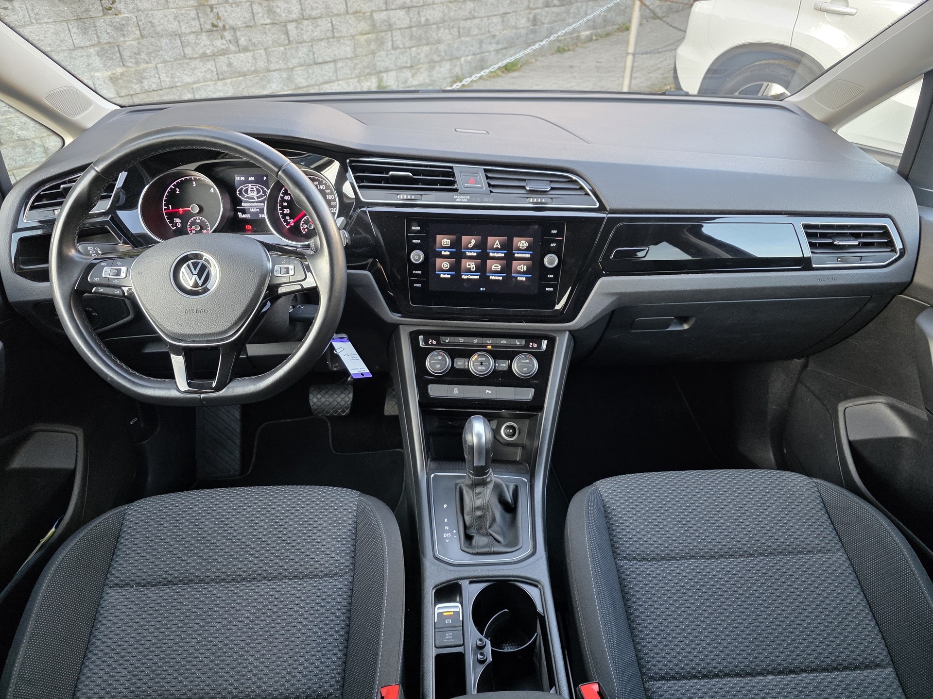 VW Touran 2.0 TDI BlueMotion Technology Comfortline DSG-image-8