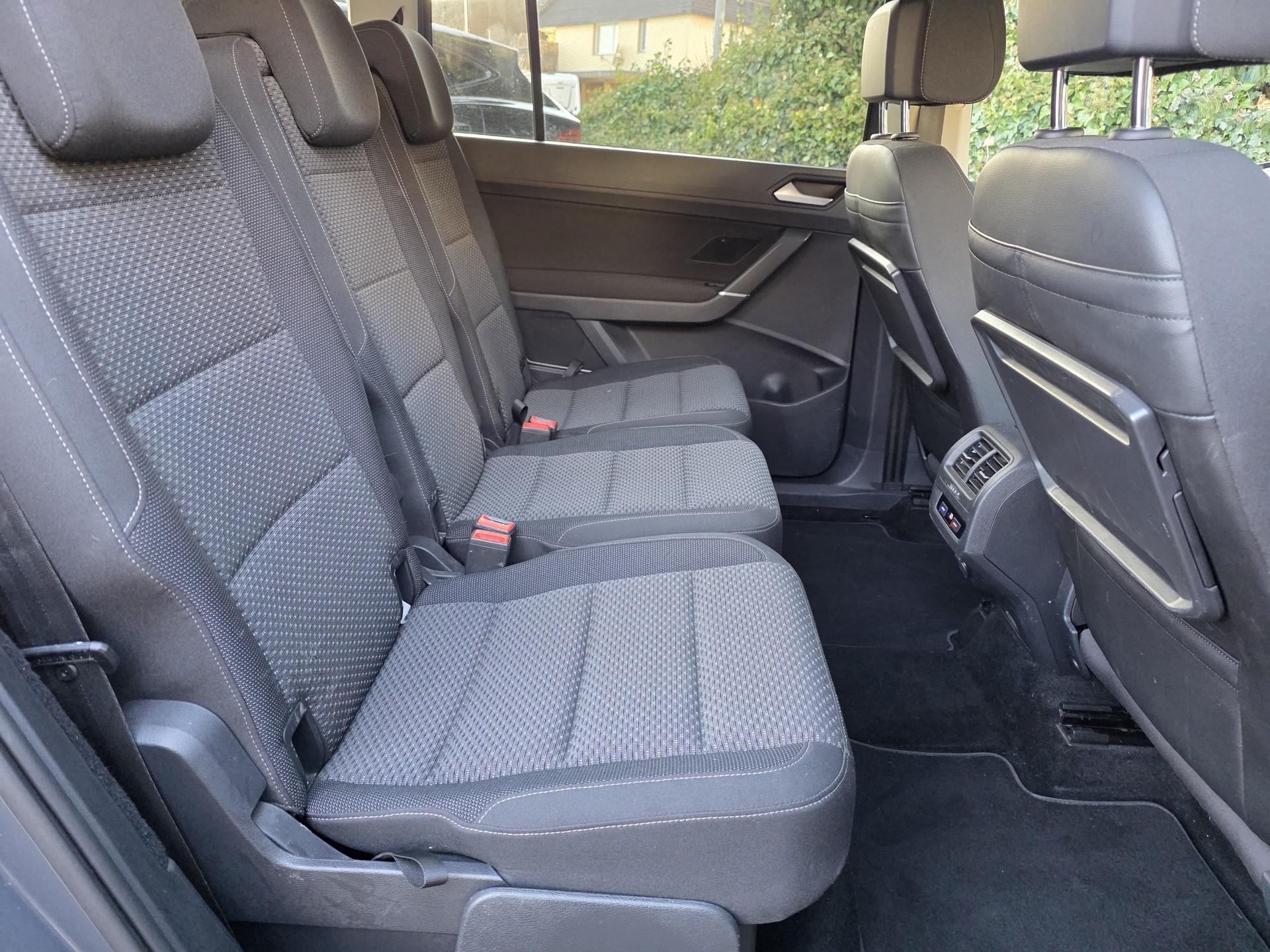 VW Touran 2.0 TDI BlueMotion Technology Comfortline DSG-image-5
