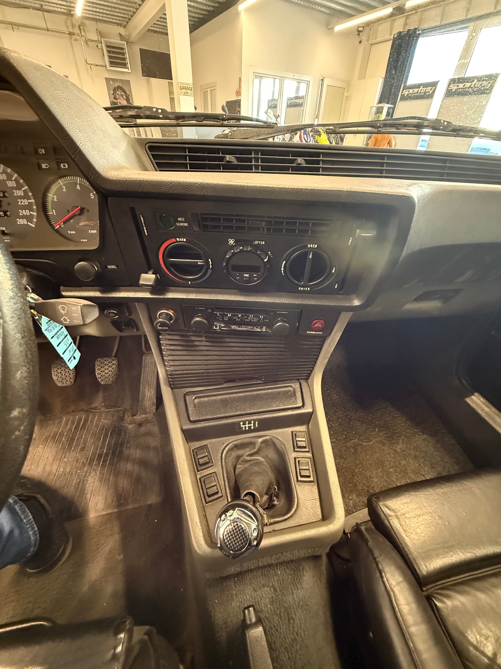 BMW 635 CSI Manuelle-image-17