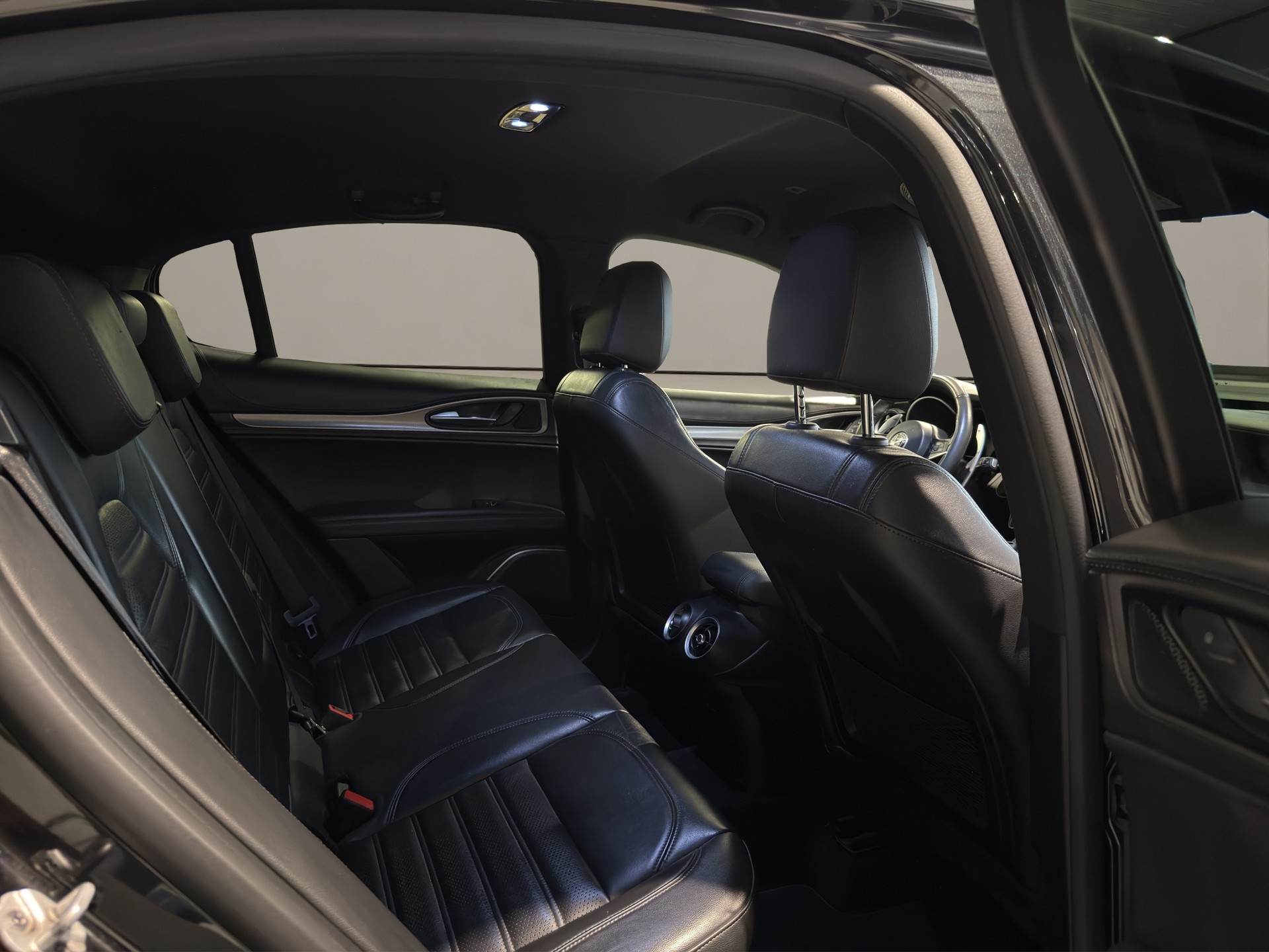 ALFA ROMEO Stelvio 2.0 Super Q4 Automatic-image-21
