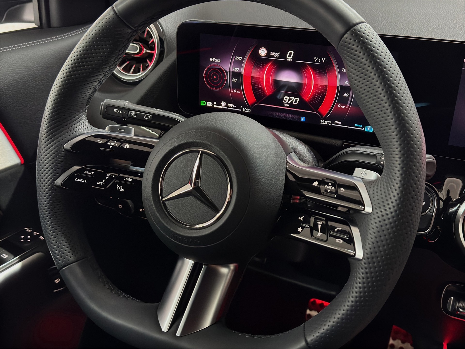 MERCEDES-BENZ NEW GLA 200 AMG Line Premium 7G-DCT Night Edition-image-12