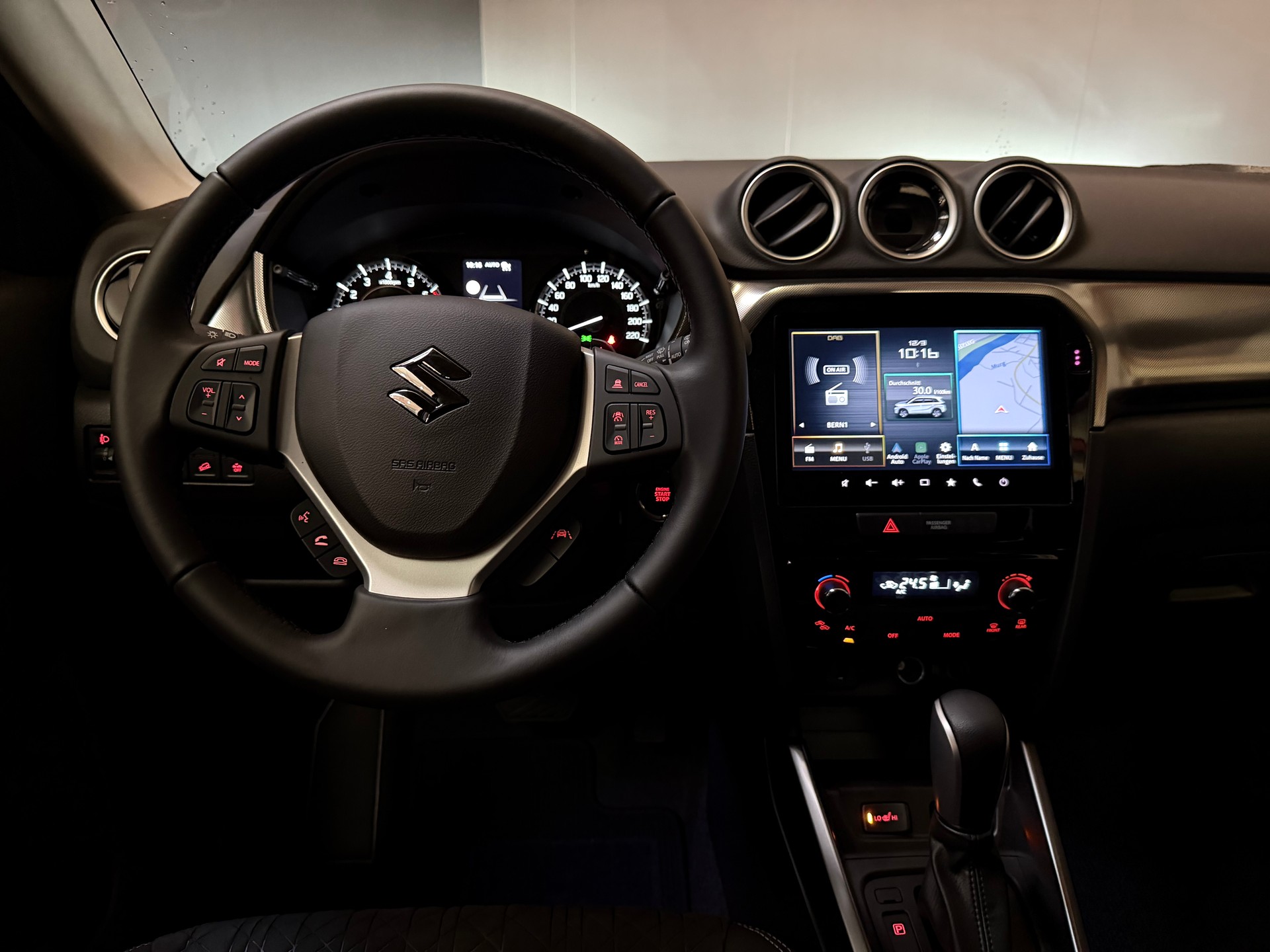 SUZUKI Vitara 1.4 Boosterjet Compact Top 4x4 Hybrid Automatic-image-16