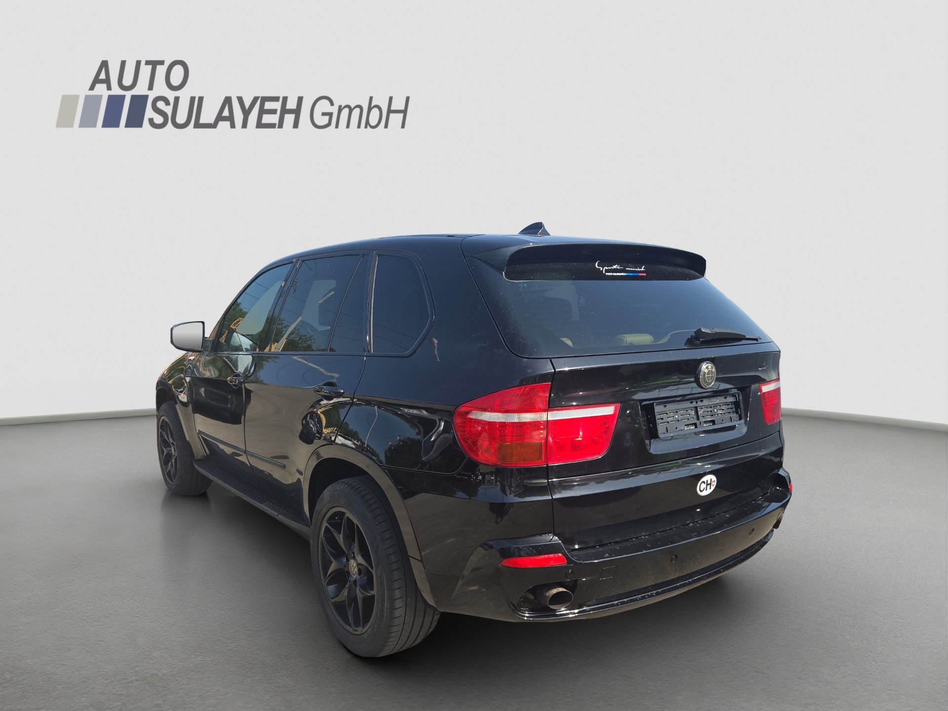 BMW Pony-showroom-element-2