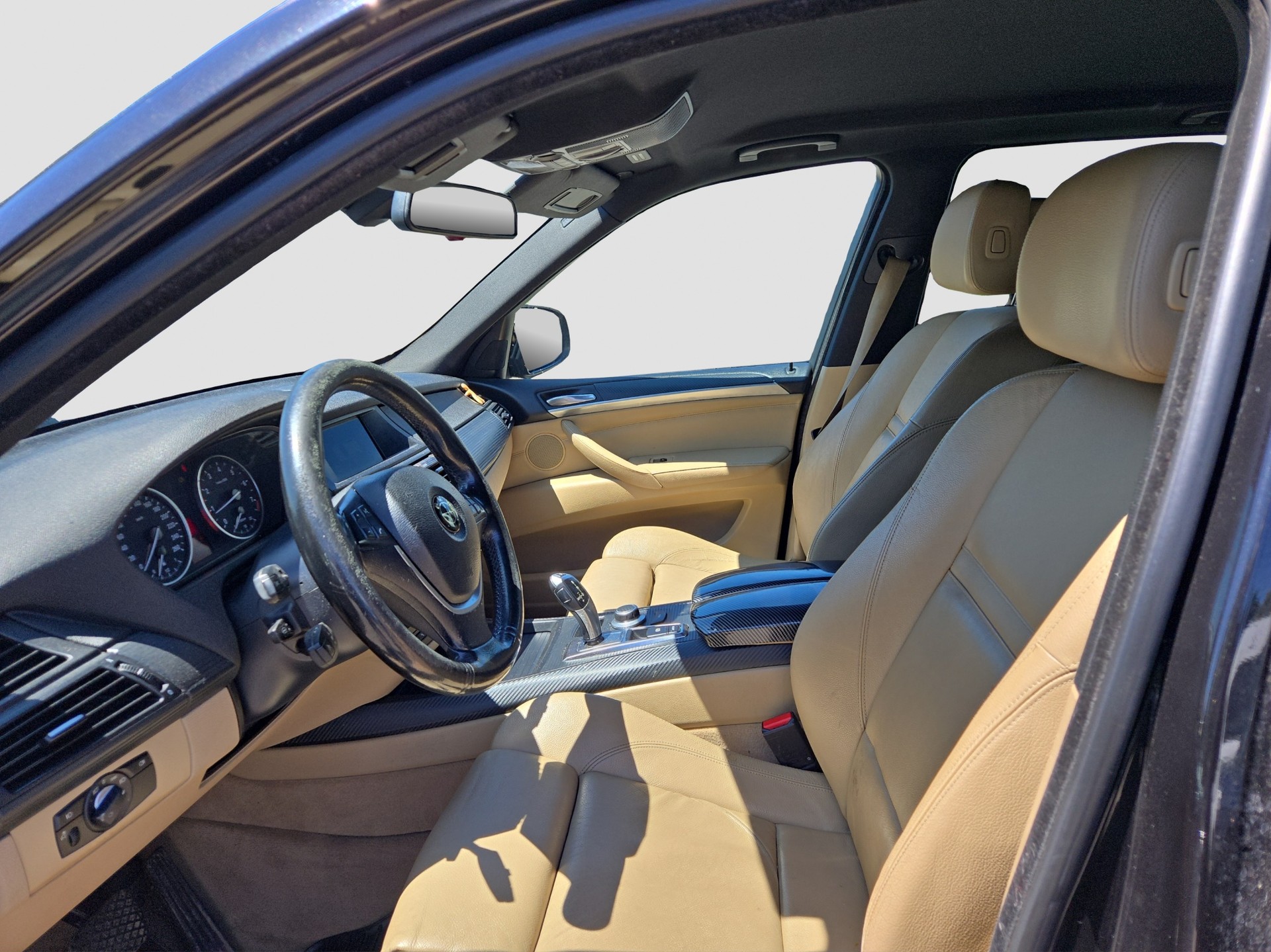BMW Pony-showroom-element-3