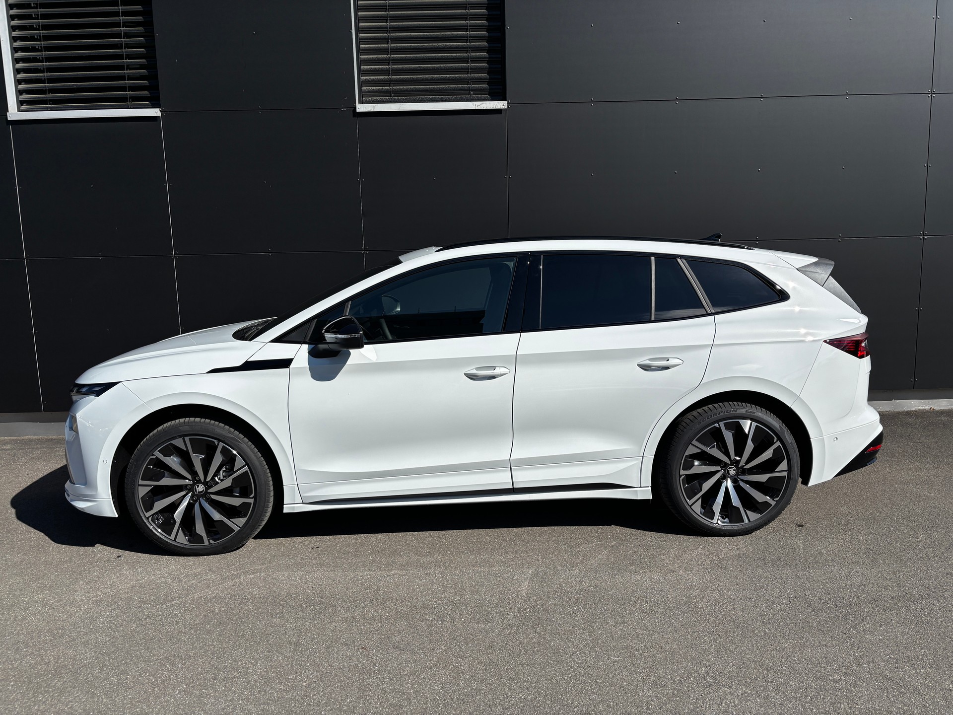 SKODA Enyaq 85x Sportline 4x4 MAAX-showroom-element-1