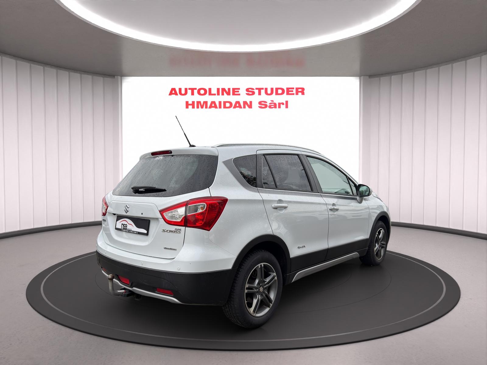 SUZUKI SX4 S-Cross 1.6 TD PizSulai Top 4WD TCSS-image-3