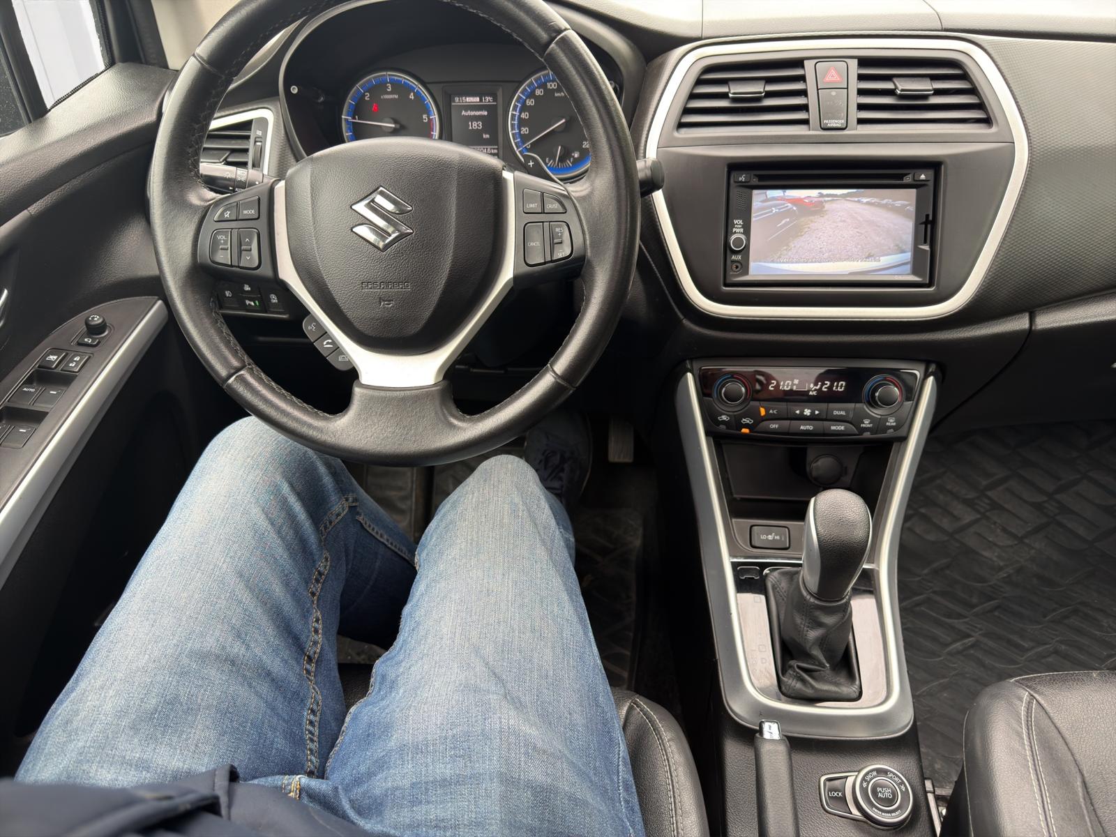 SUZUKI SX4 S-Cross 1.6 TD PizSulai Top 4WD TCSS-image-6