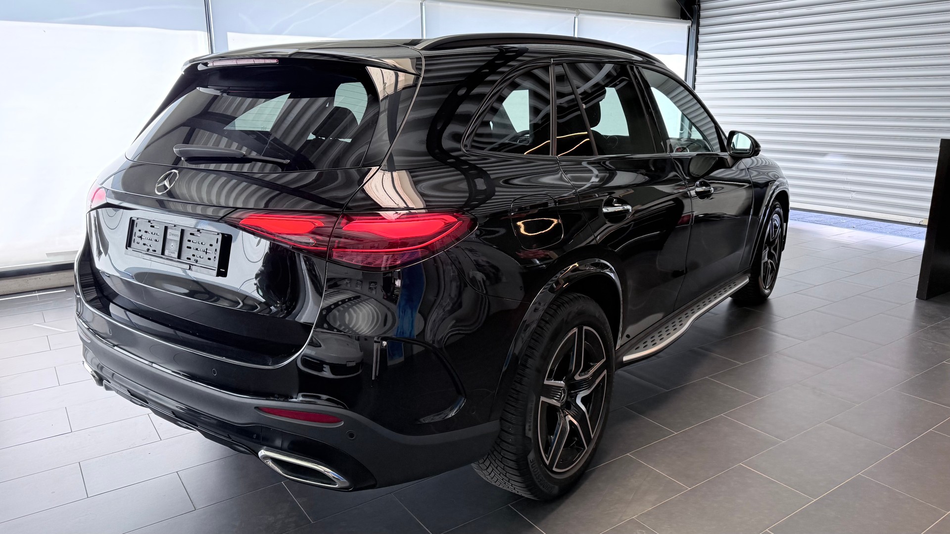 MERCEDES-BENZ GLC 220 d AMG Line 4matic-image-5
