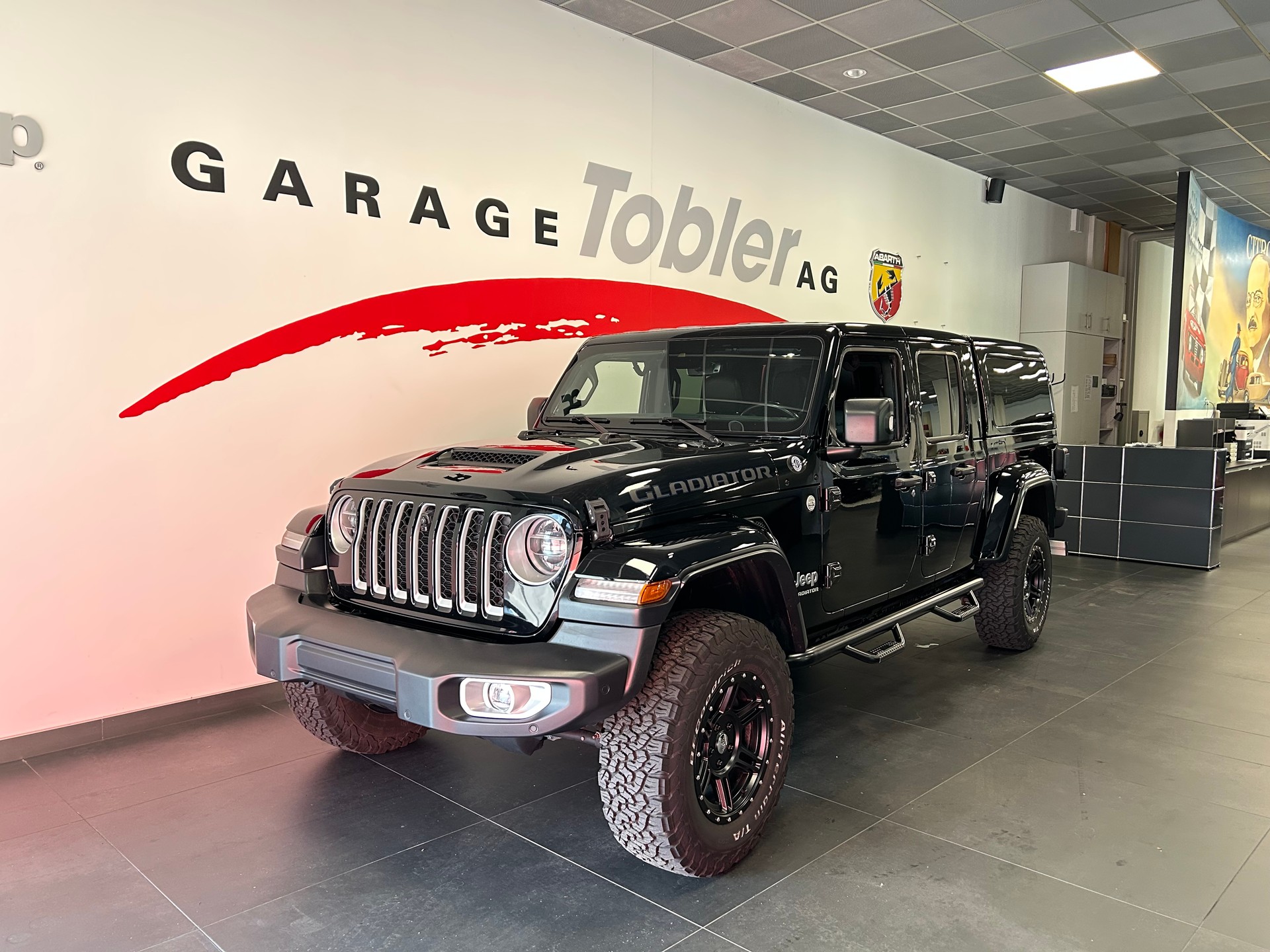 JEEP Gladiator 3.0 V6 Overland-showroom-element-1