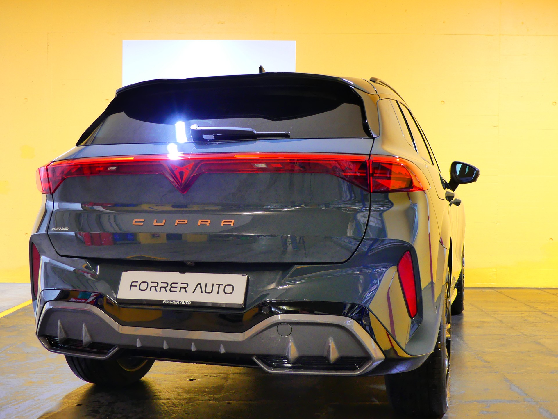 CUPRA Terramar 1.5 eHybrid DSG VZ-image-5