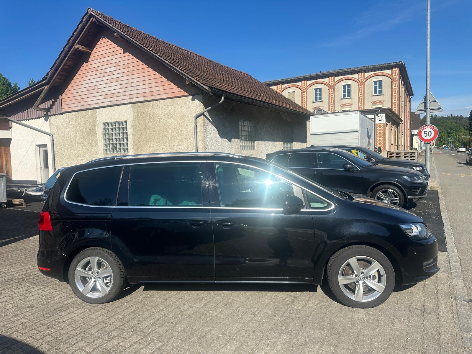 VW Sharan 2.0 TDI BlueMotion Technology Highline DSG-image-3