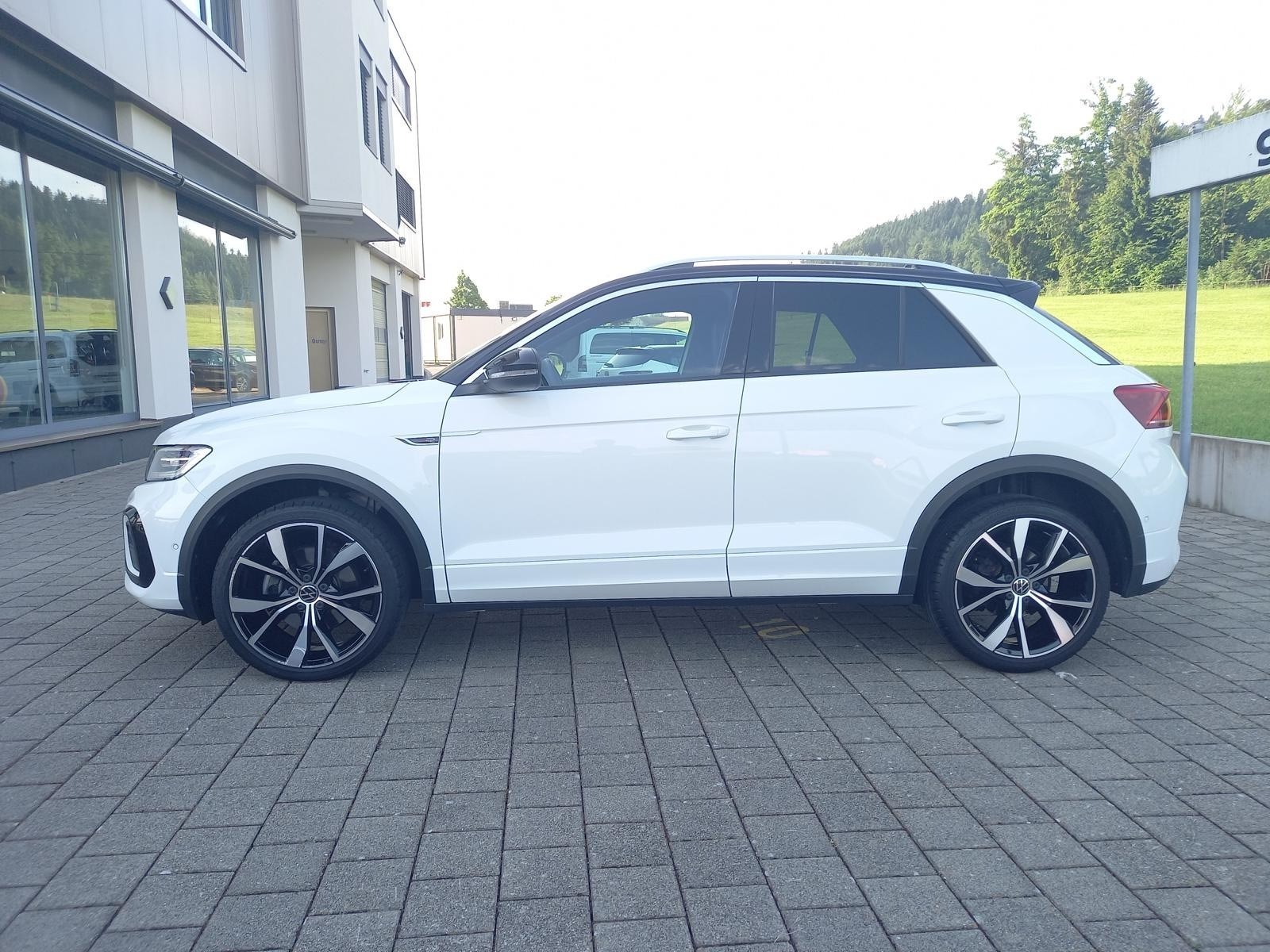VW T-Roc 2.0 TSI R-Line DSG 4Motion-showroom-element-2