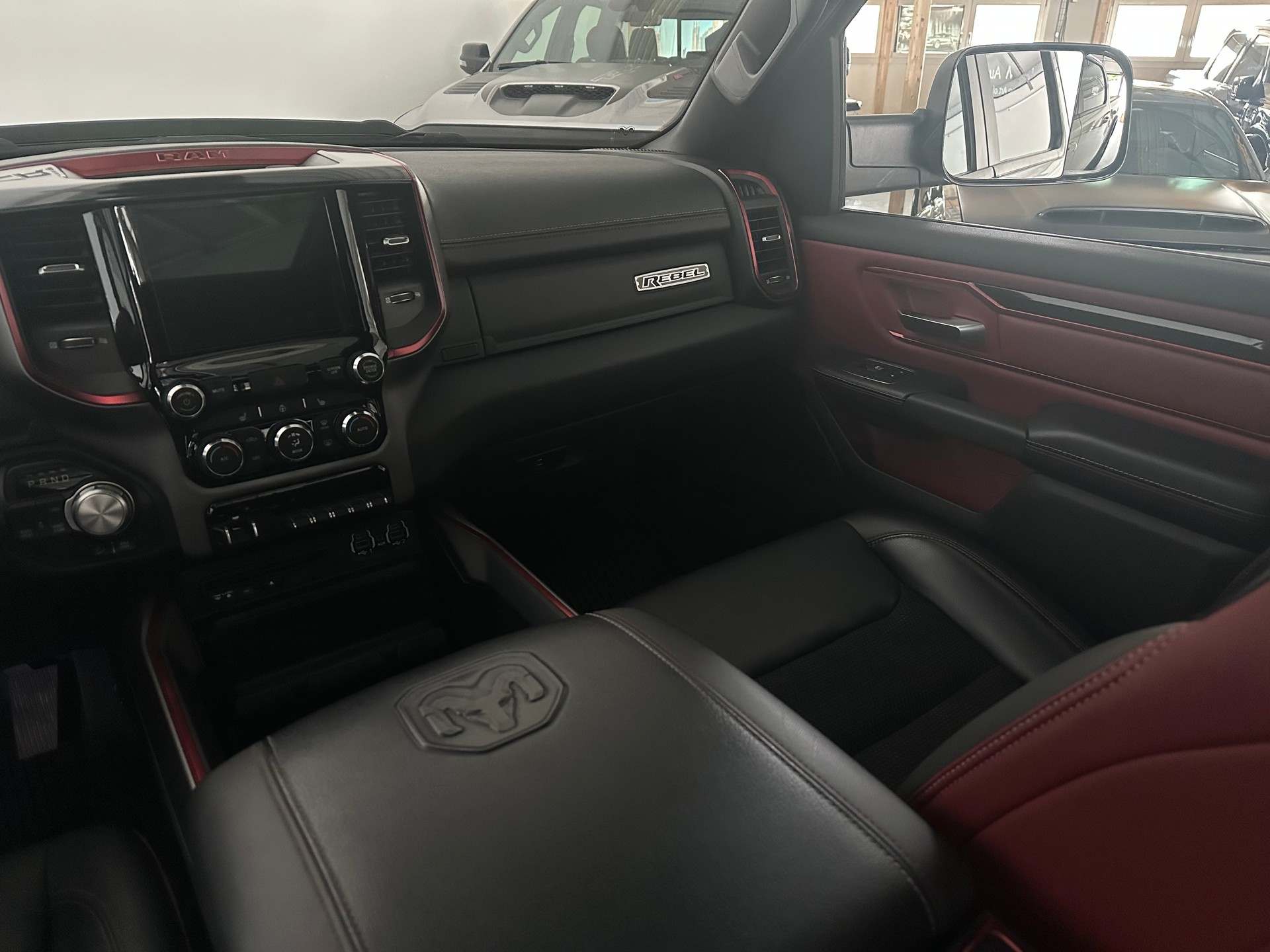 DODGE RAM 1500 REBEL-image-10