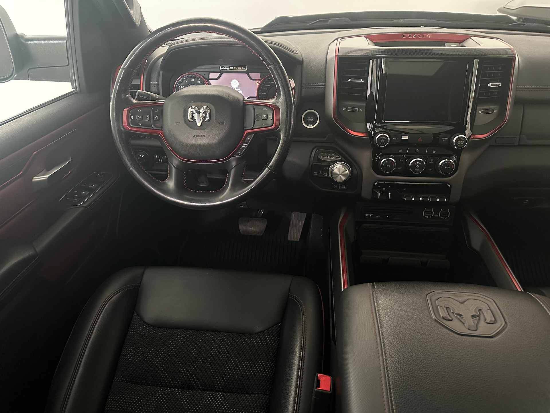 DODGE RAM 1500 REBEL-image-9
