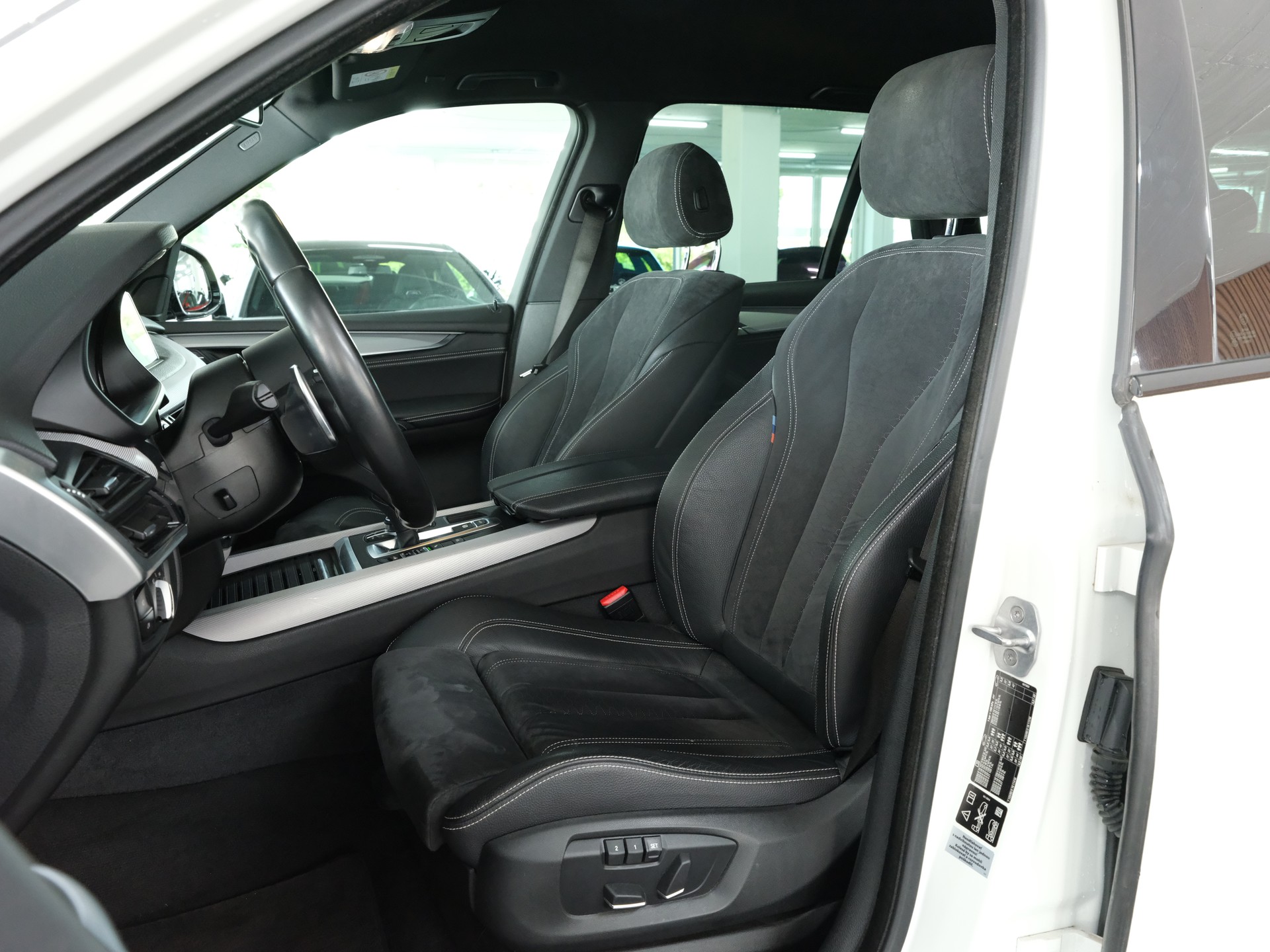BMW X5 xDrive 40d Steptronic *Head Up Display* *Sitzheizung* *Facelift*-image-16