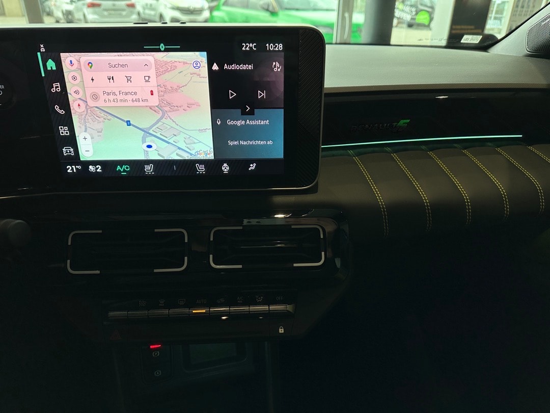 RENAULT R5 E-Tech Comfort Range 52 kWh Iconic Five-image-18