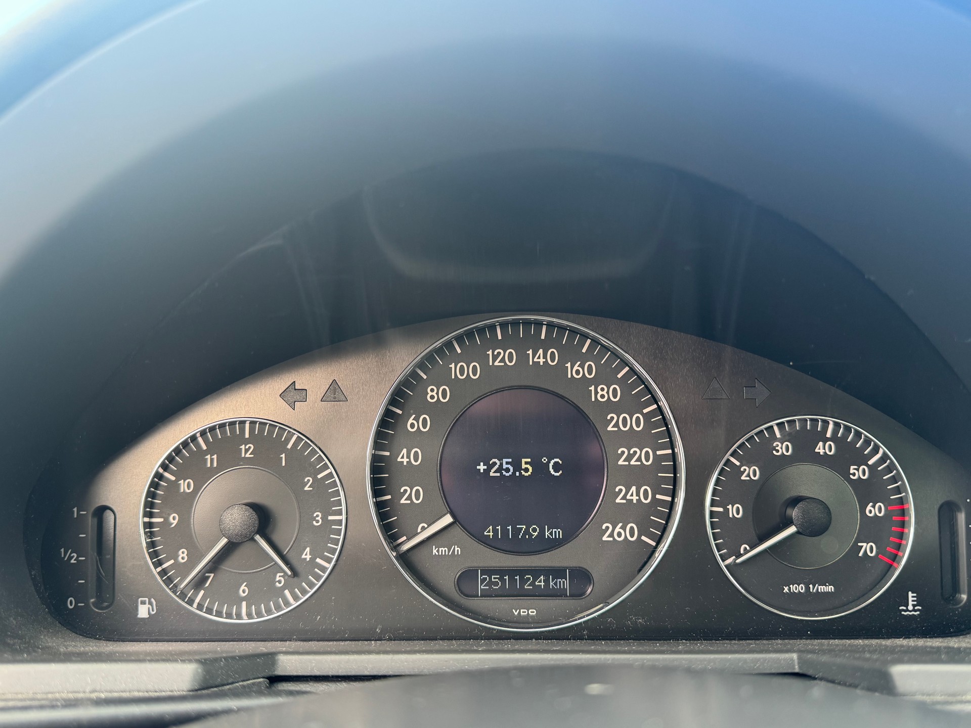 MERCEDES-BENZ E 500 Elégance Automatic-image-12