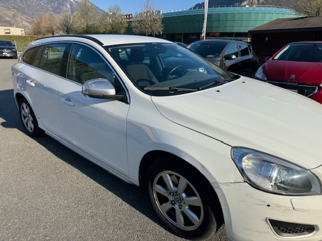 VOLVO V60 D4 AWD Husky Edition Geartronic