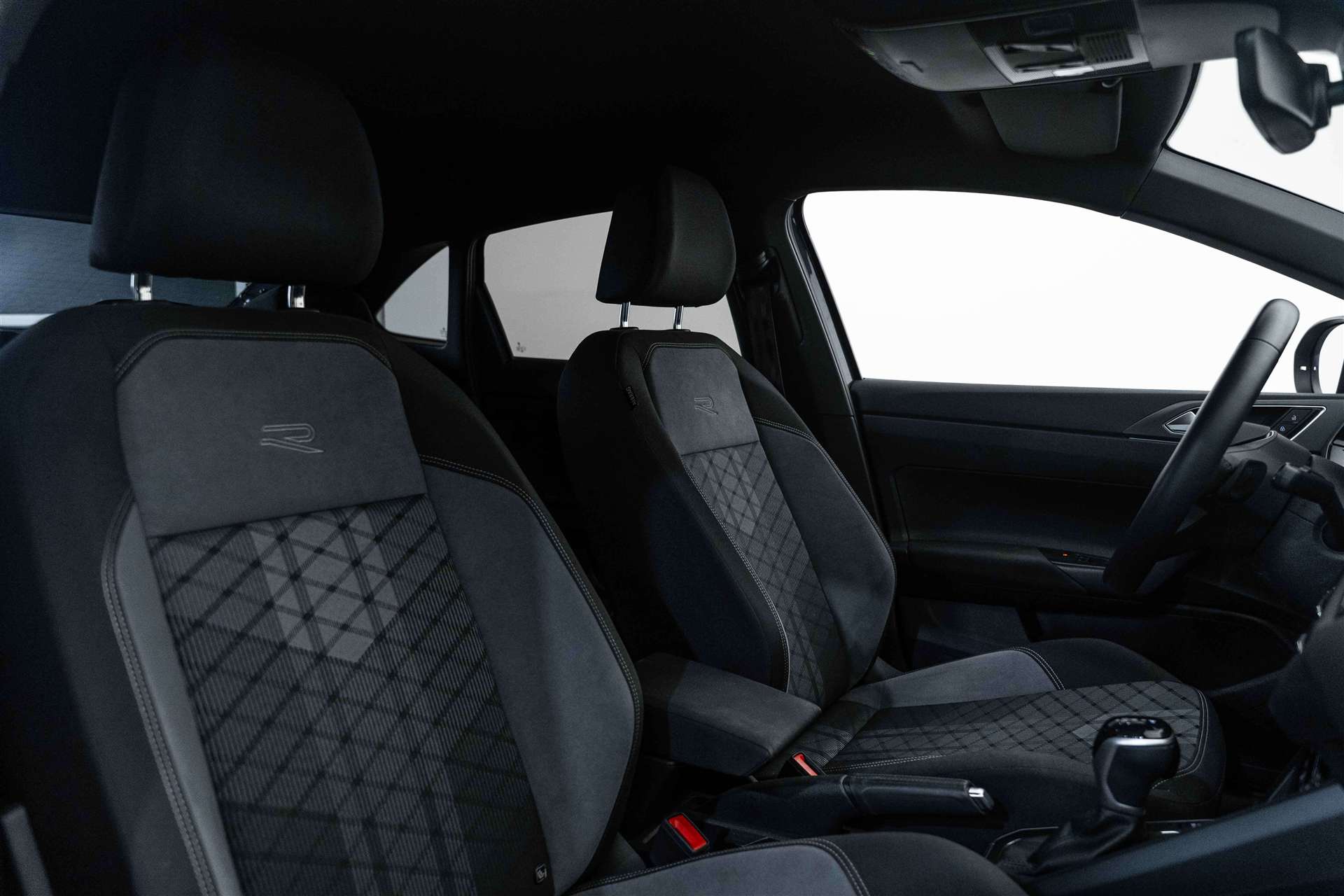 VW Taigo 1.0 TSi R-Line DSG-Automat-image-11