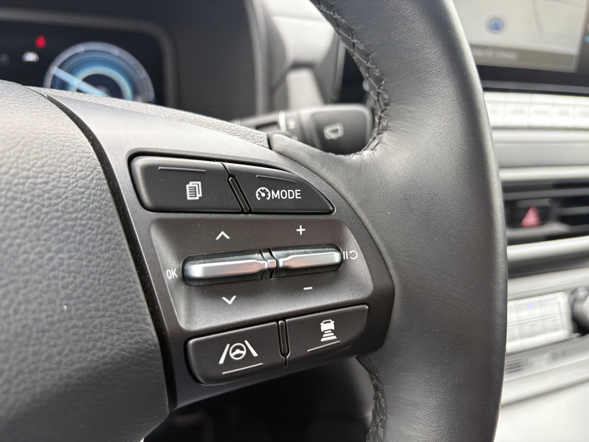 HYUNDAI Kona EV Amplia-image-15