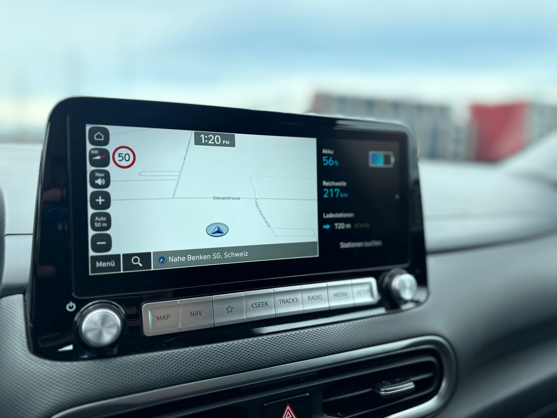 HYUNDAI Kona EV Amplia-image-13