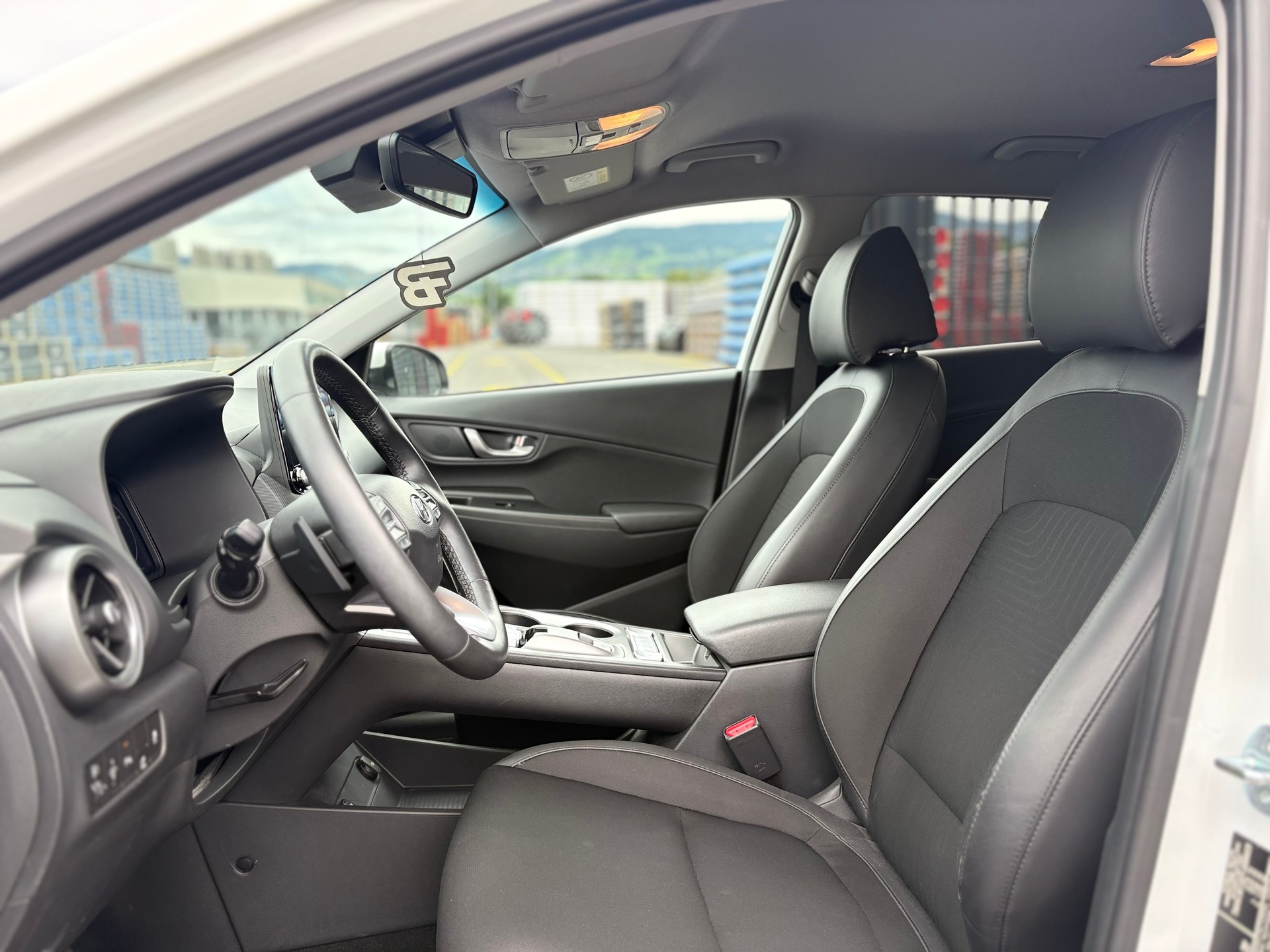 HYUNDAI Kona EV Amplia-image-8